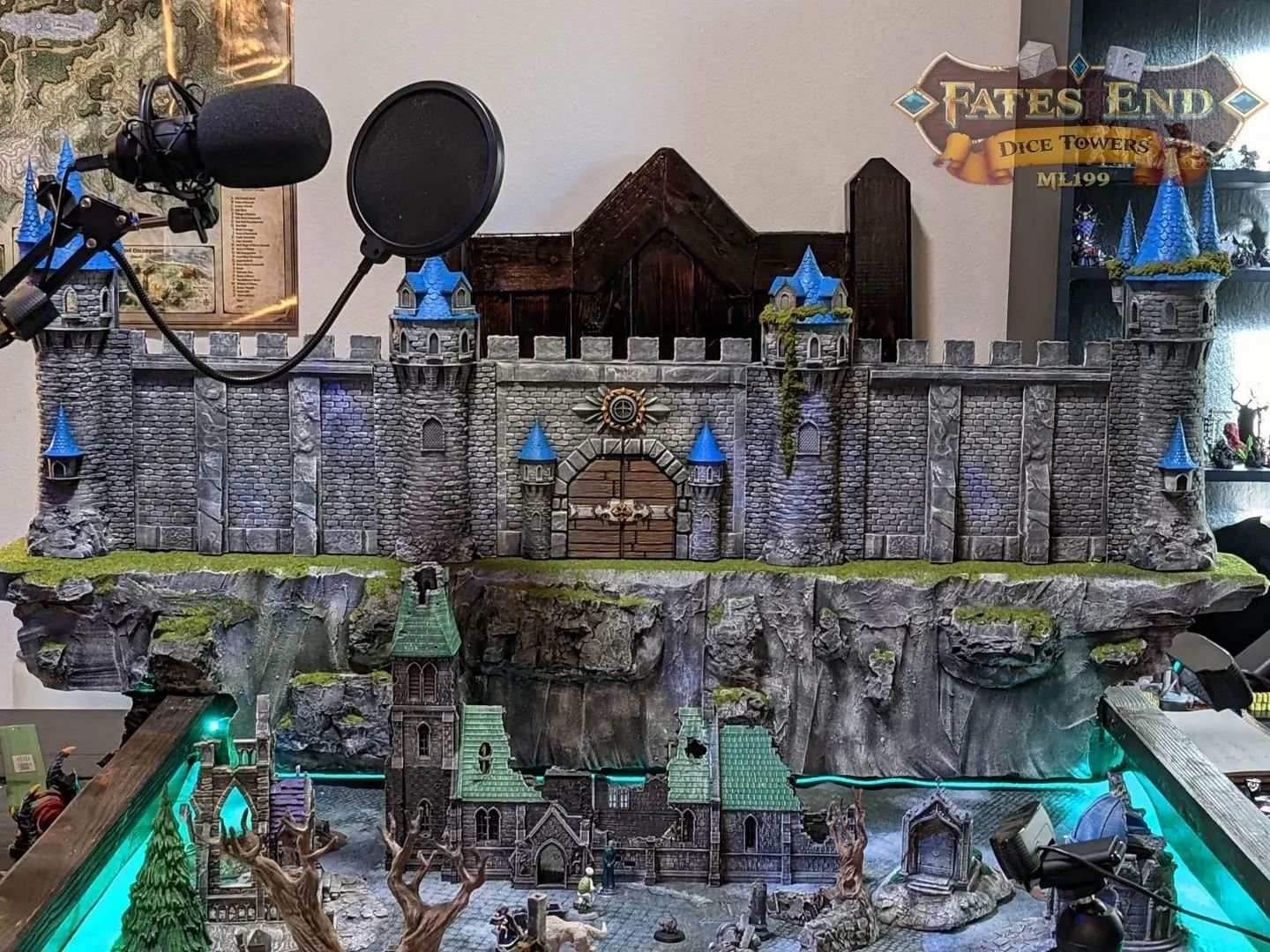 Dungeon Master Screen/Game Master Screen-Citadel-Fate's End Collection - Black / Garrison