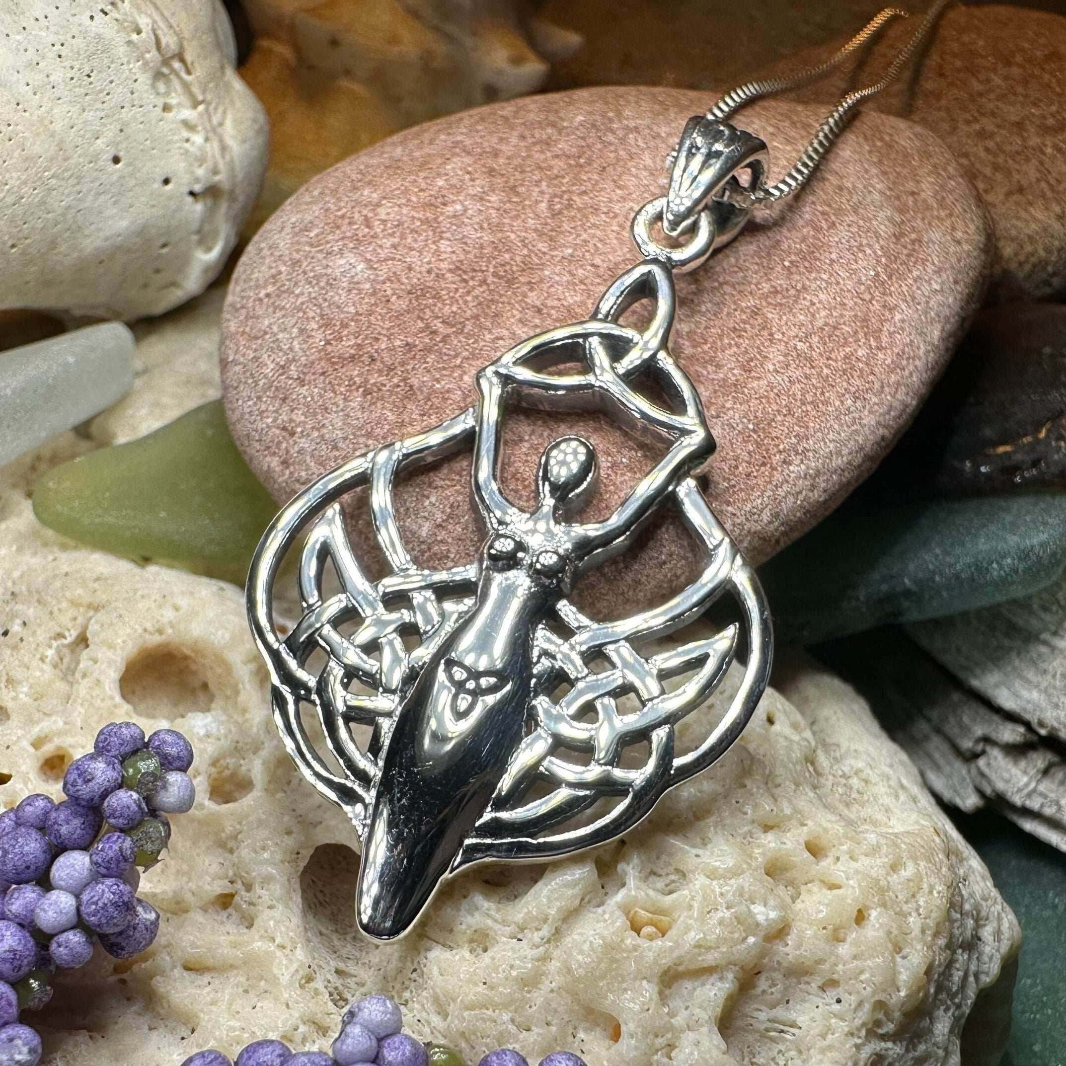 Danara Danu Goddess Necklace - 18