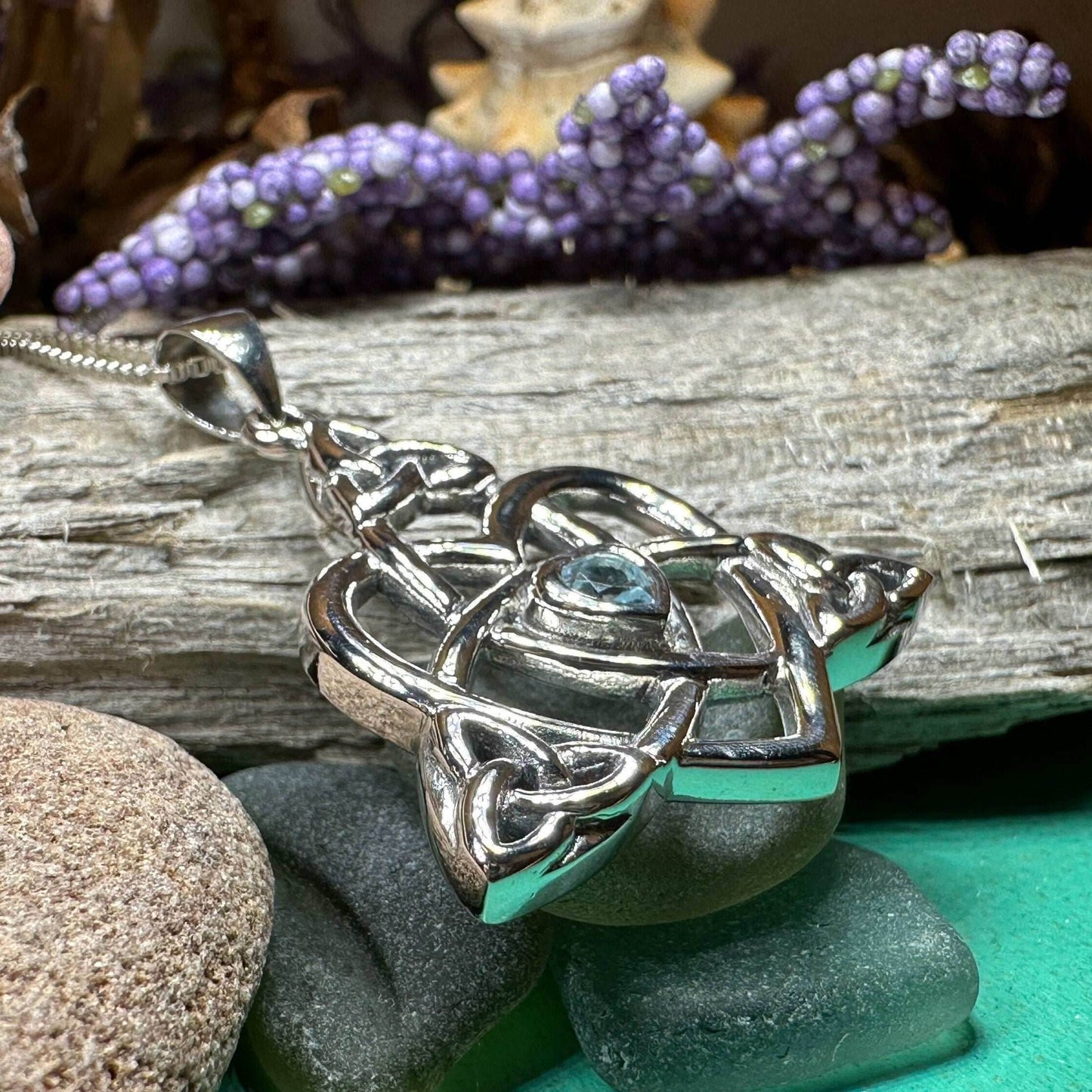 Imogen Mother's Knot Necklace - 18 / Blue Topaz