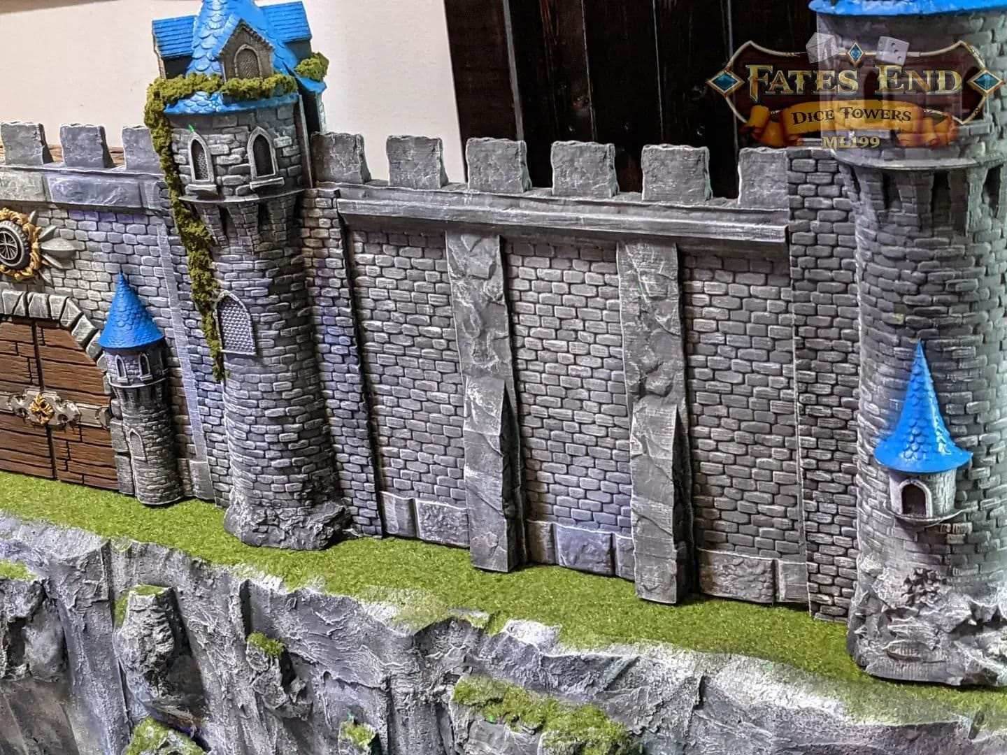 Dungeon Master Screen/Game Master Screen-Citadel-Fate's End Collection - Black / Garrison