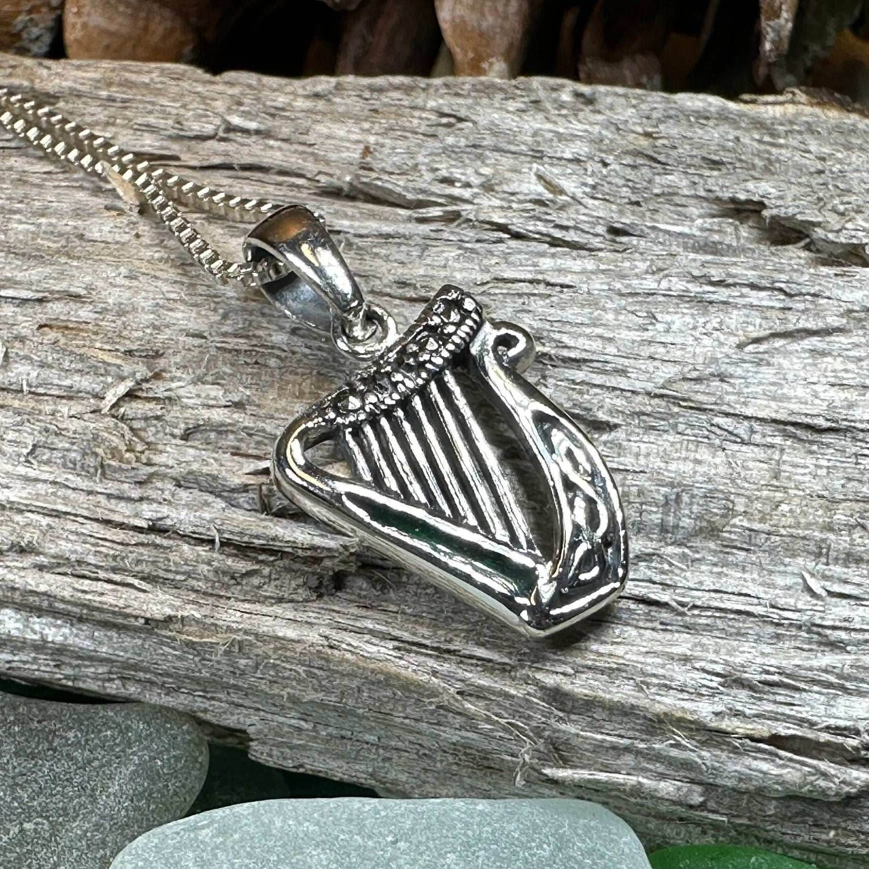 Green Enamel Harp Necklace - 18