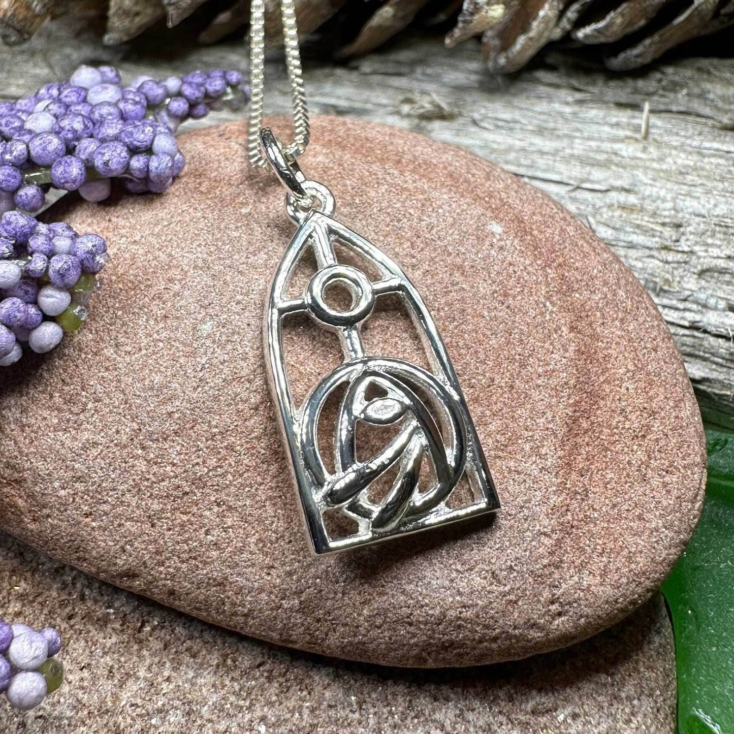 Arundel Mackintosh Rose Necklace - 18