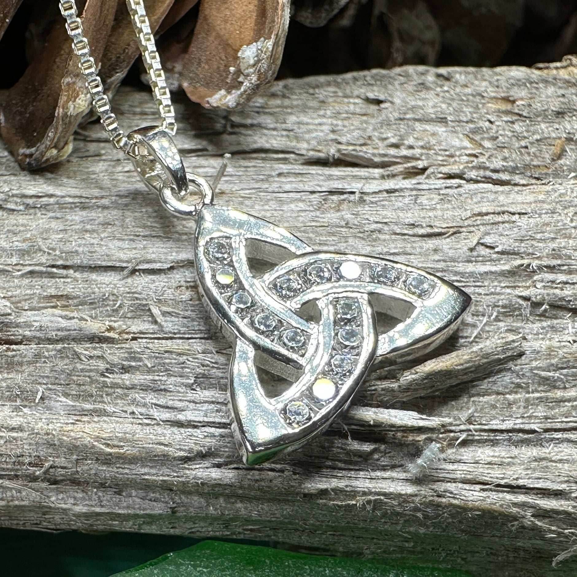 Brigetta Trinity Knot Necklace - 18