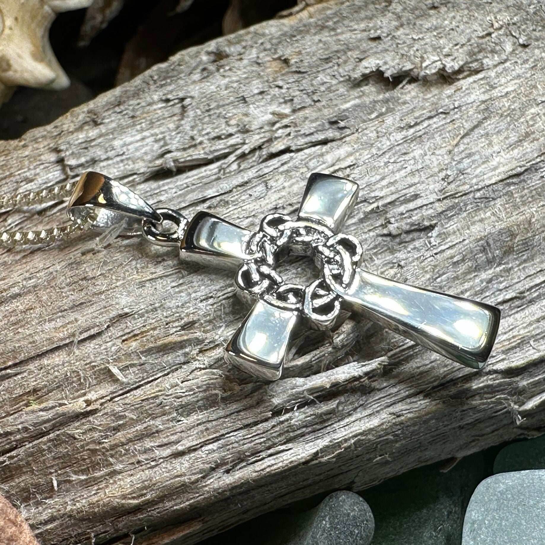 Cafell Celtic Cross Necklace - 18
