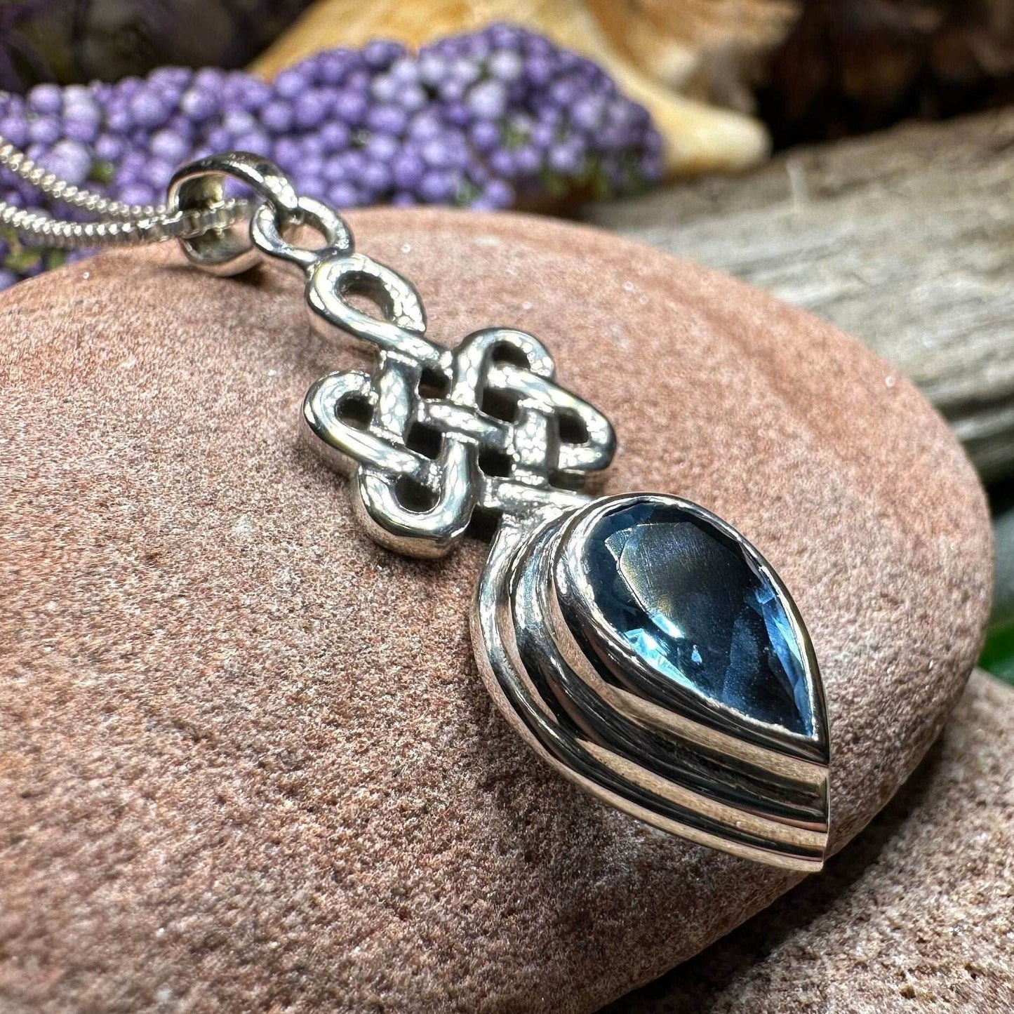 Vadaria Celtic Knot Necklace - 18 / Amethyst