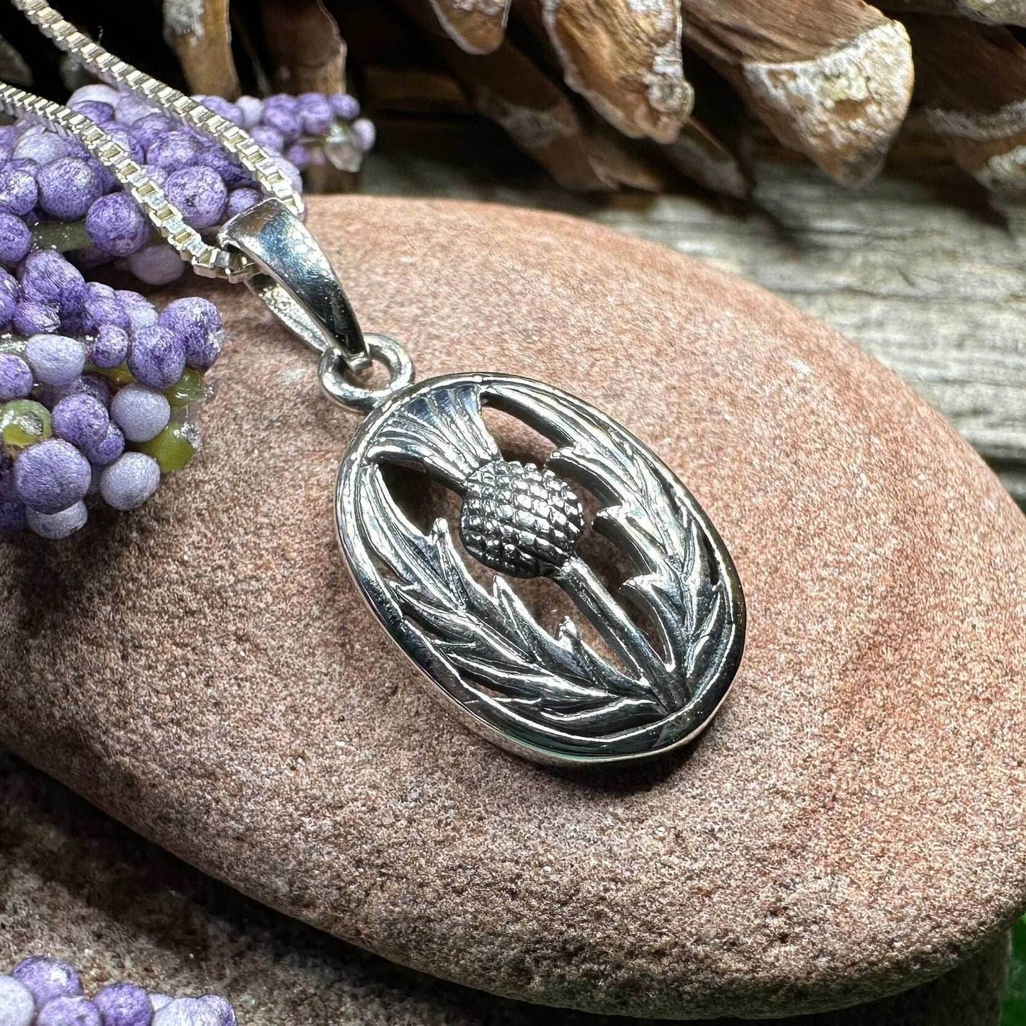 Simplicity Thistle Necklace - 18