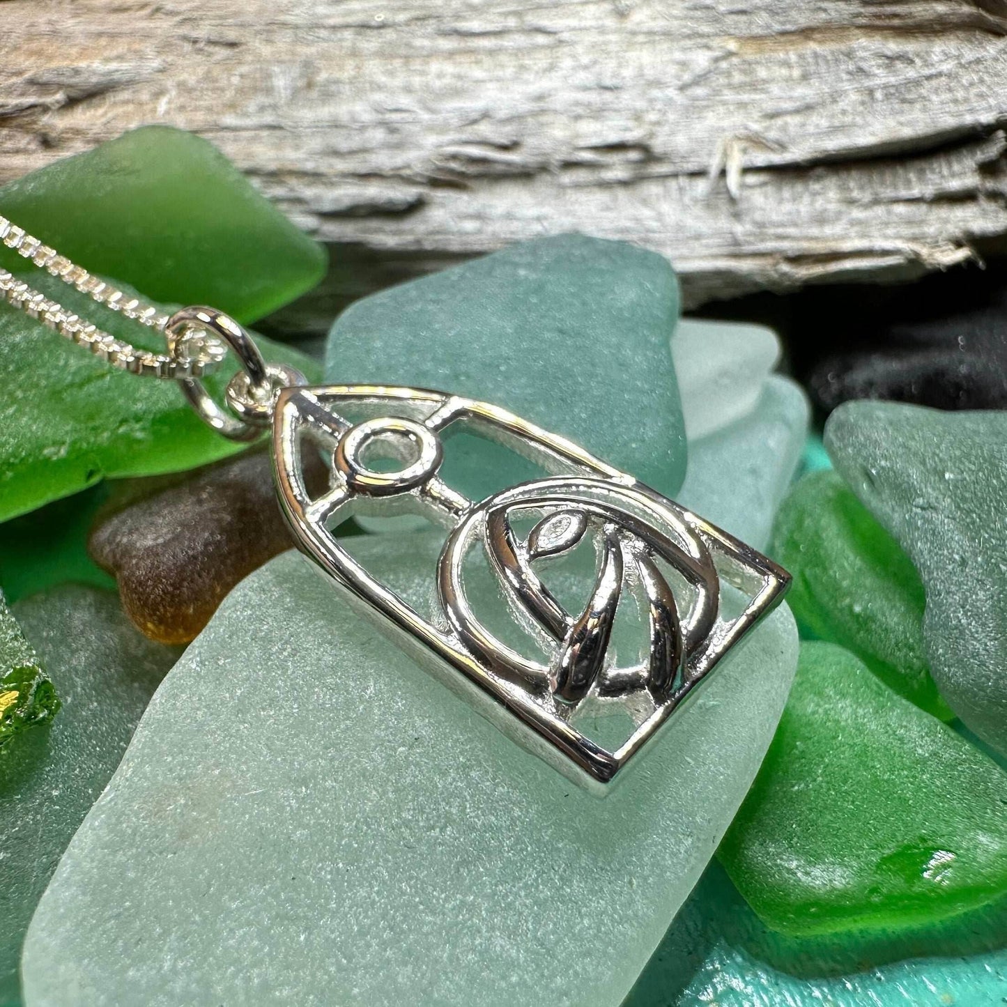 Arundel Mackintosh Rose Necklace - 18