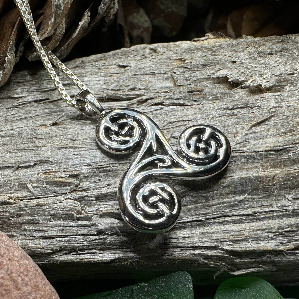 Gaeltide Triple Spiral Necklace - 18