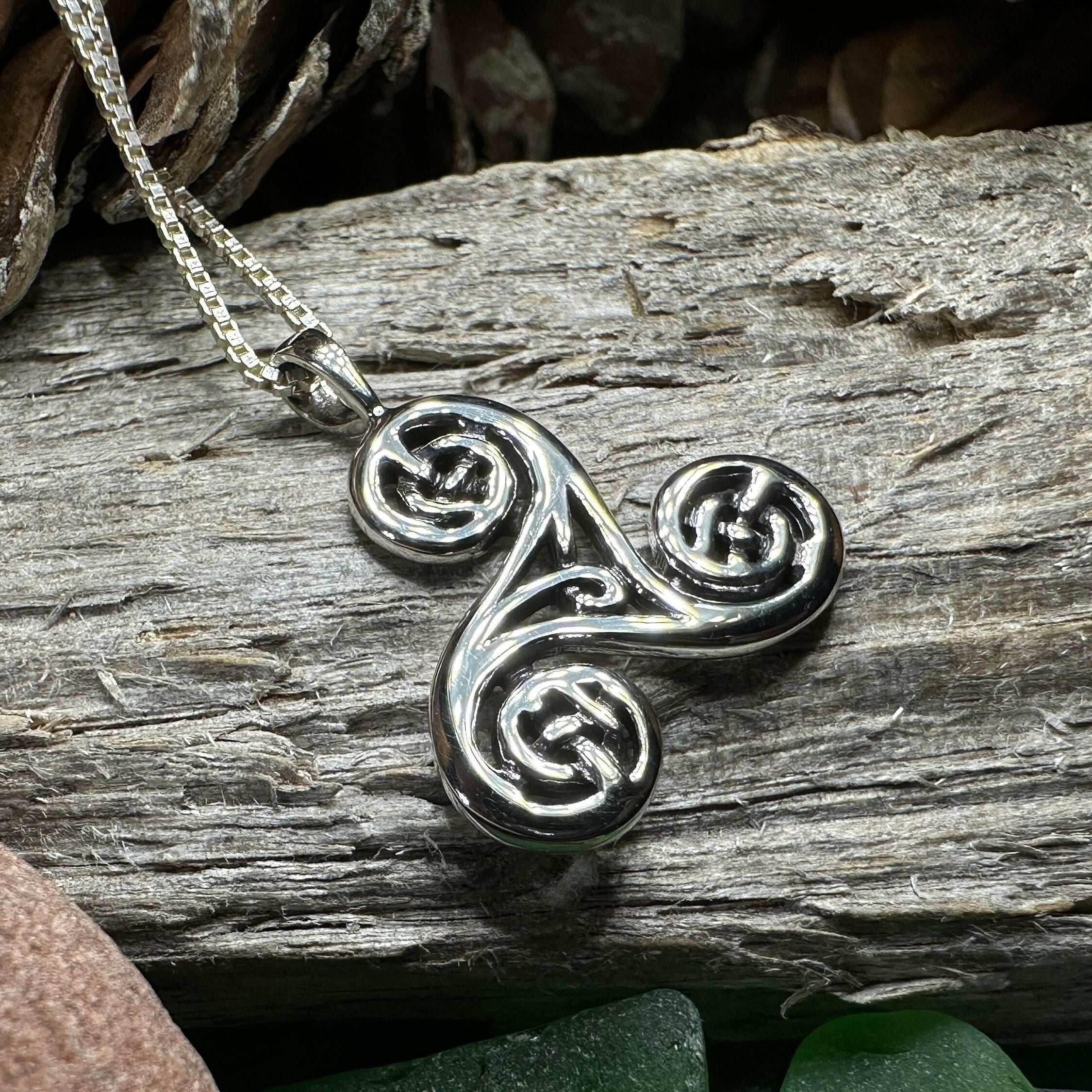 Gaeltide Triple Spiral Necklace - 18