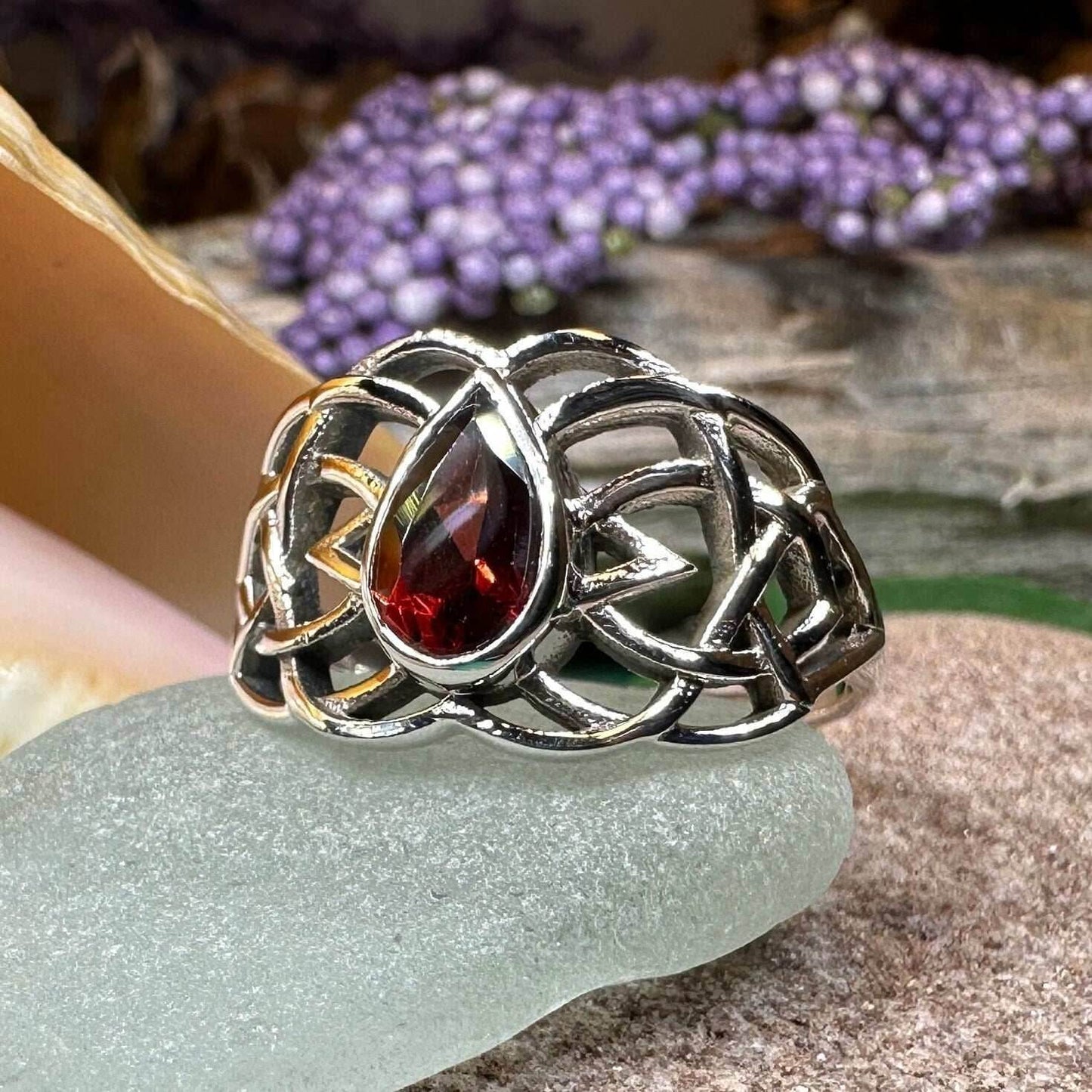 Vanaheim Celtic Knot Ring - 6 / Garnet