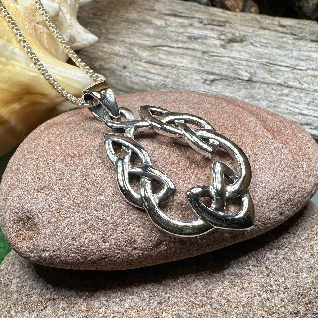 Willow Celtic Knot Necklace - 18