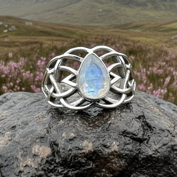 Vanaheim Celtic Knot Ring