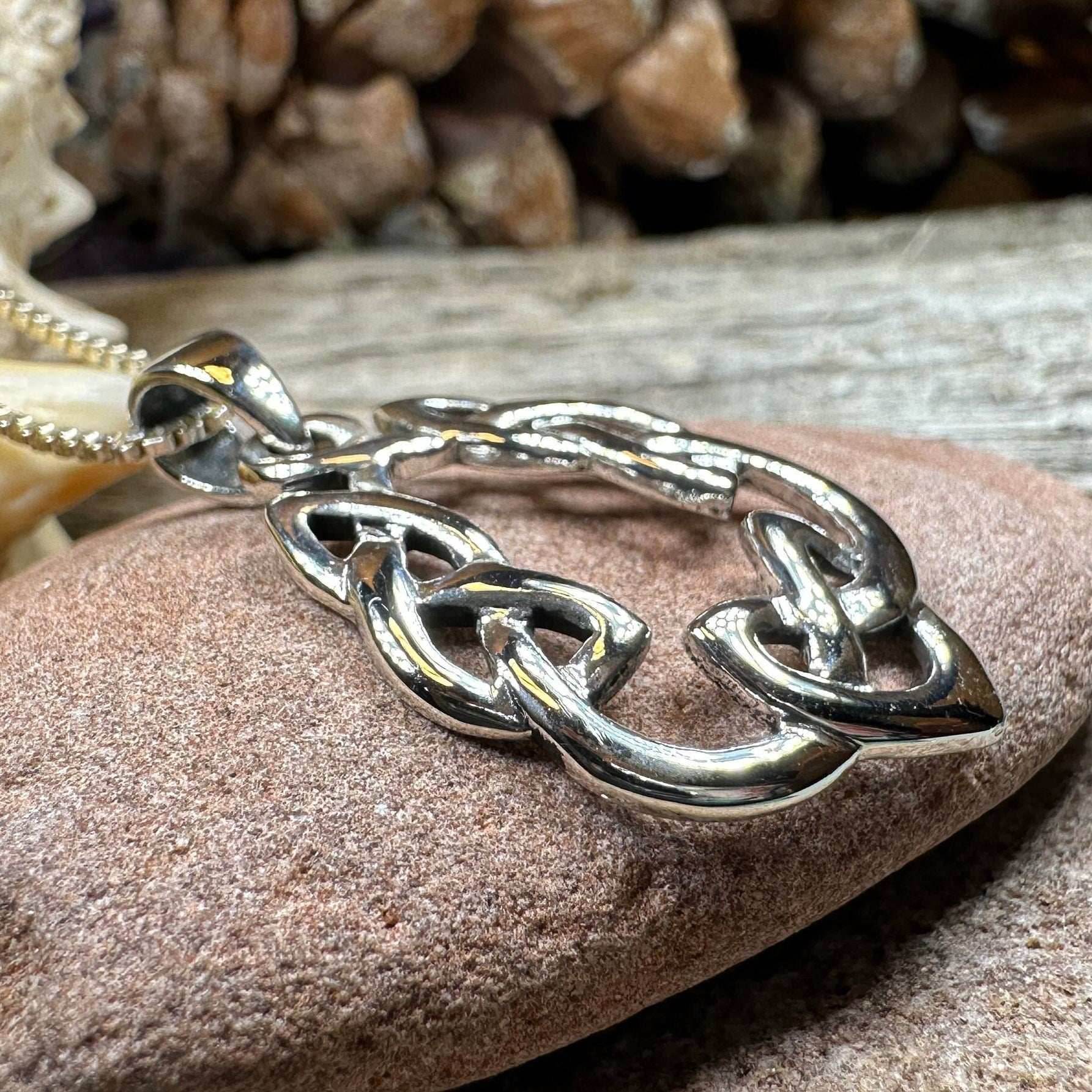 Willow Celtic Knot Necklace - 18