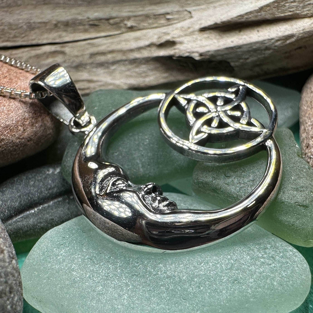 Nightdreamer Crescent Moon Necklace - 18