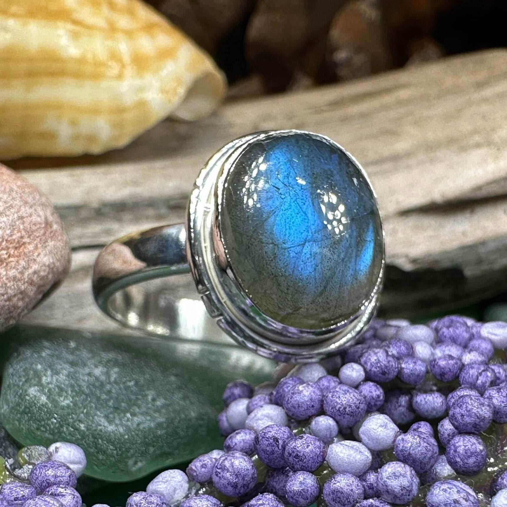 Celtic Twilight Labradorite Ring - 7 / Oval