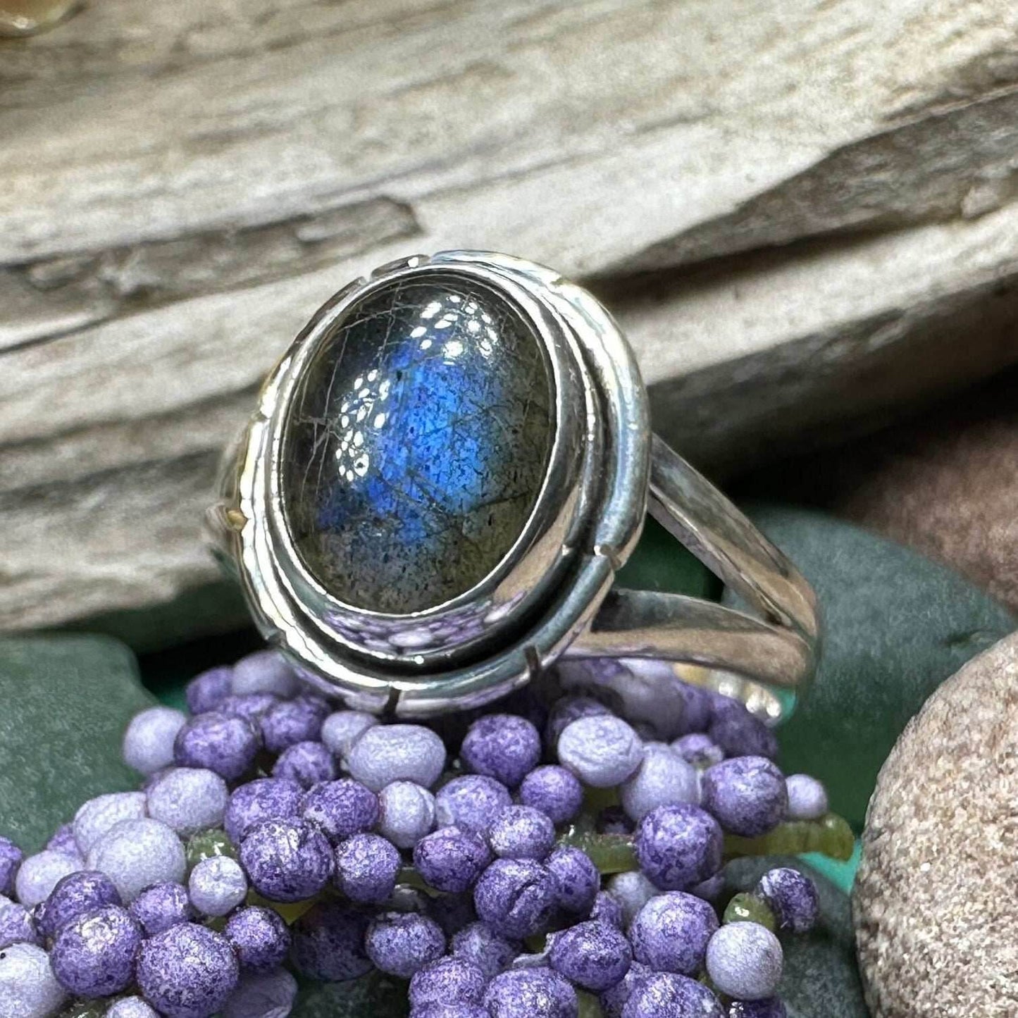 Celtic Twilight Labradorite Ring - 7 / Oval
