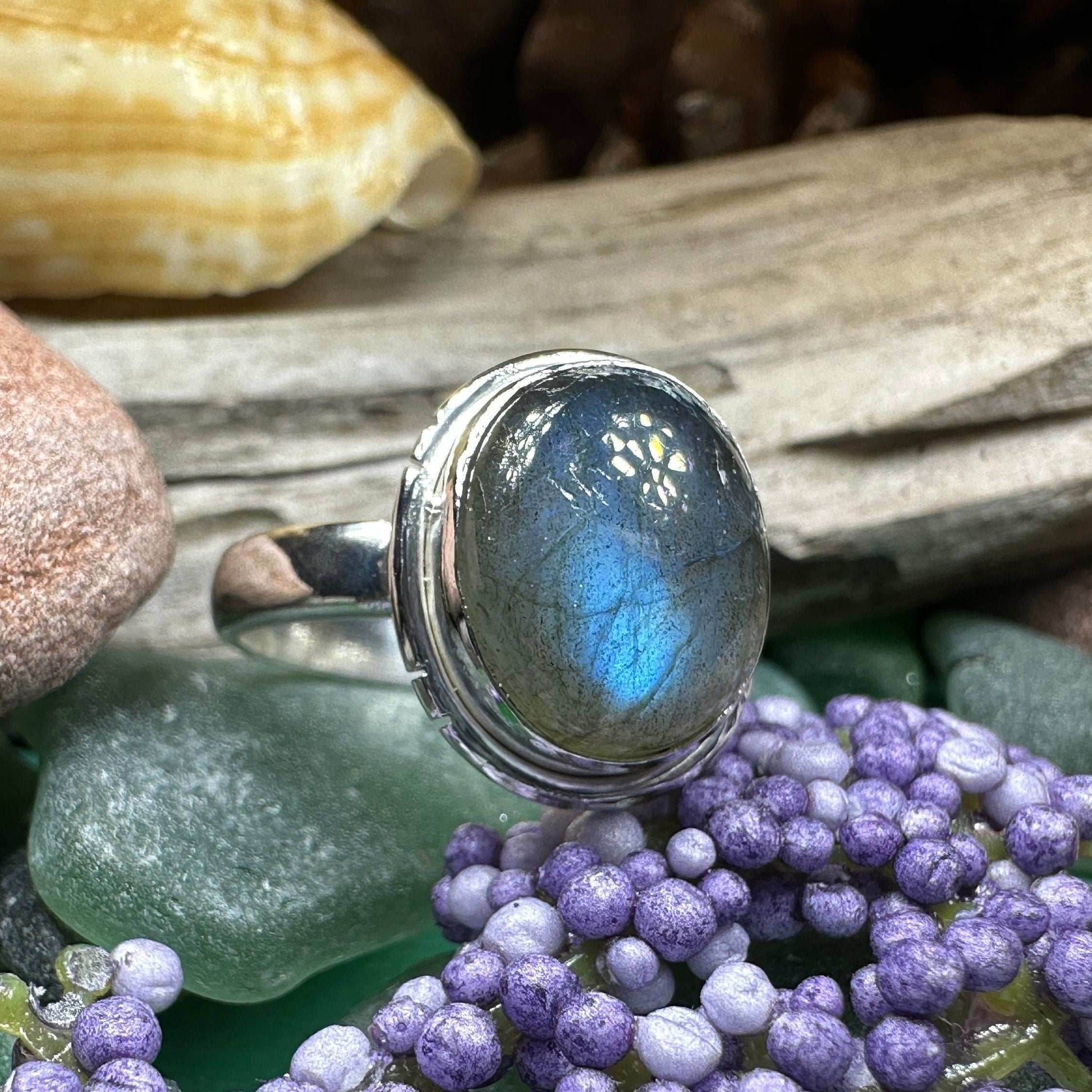 Celtic Twilight Labradorite Ring - 7 / Oval