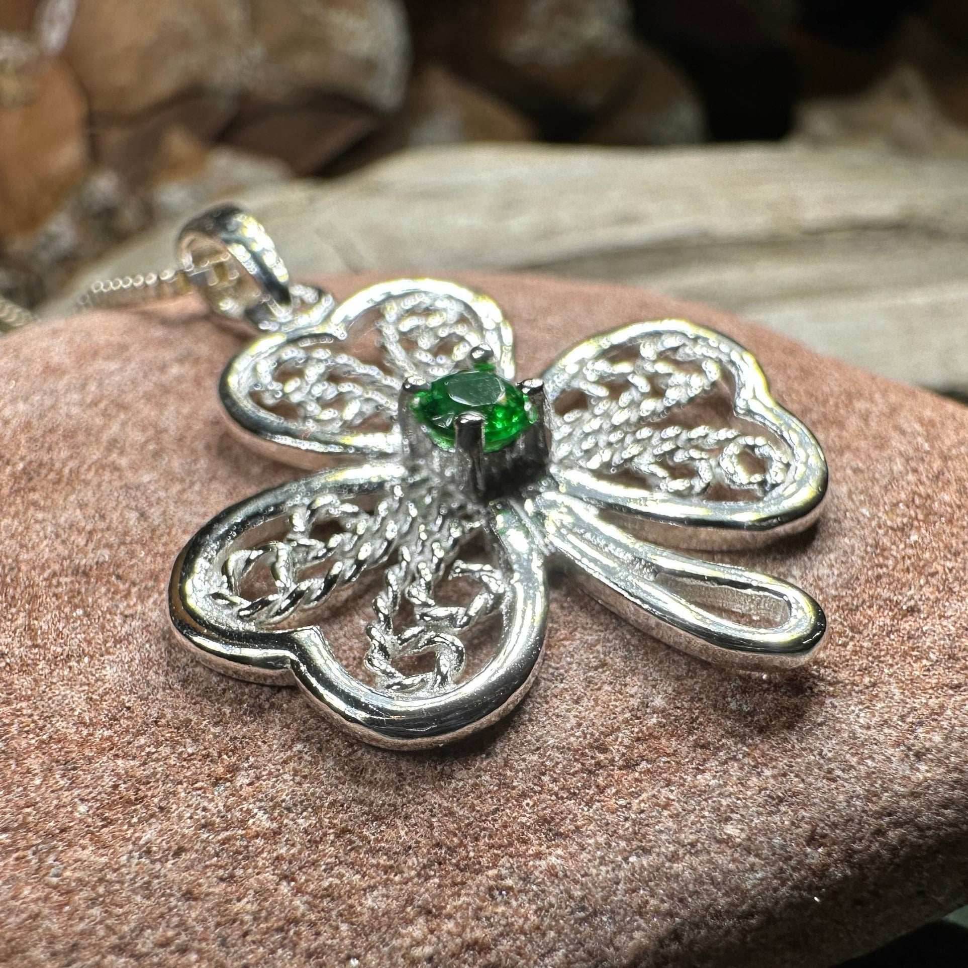 Irish Lace Shamrock Necklace - 18