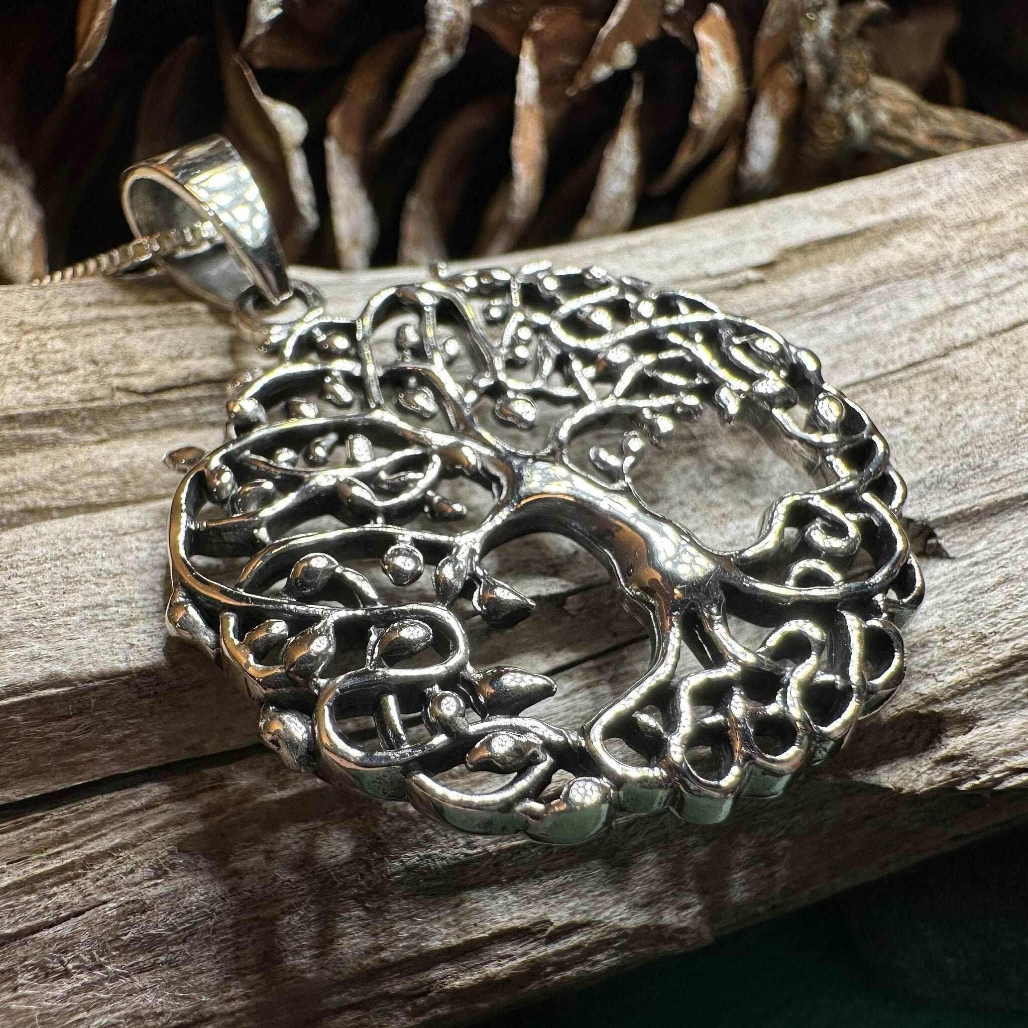 Ardya Tree of Life Necklace - 18