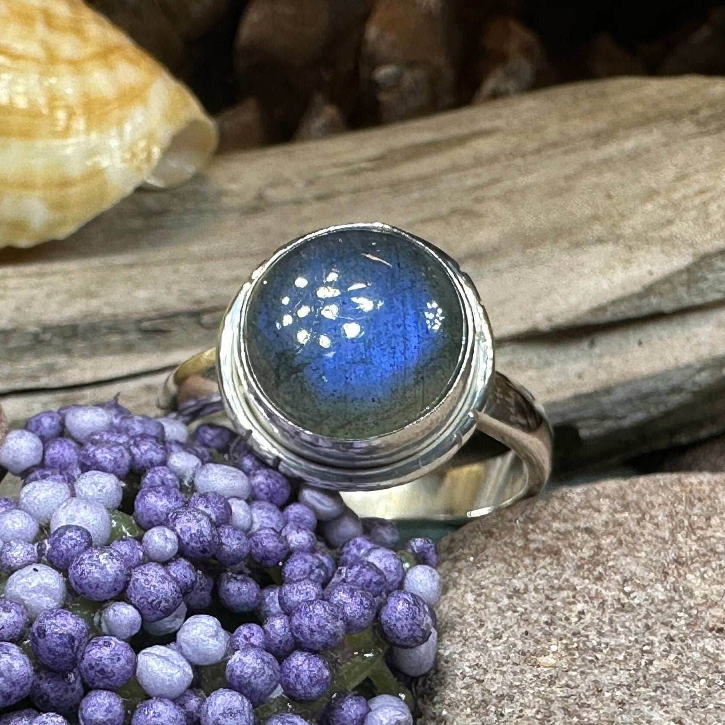 Celtic Twilight Labradorite Ring - 7 / Round