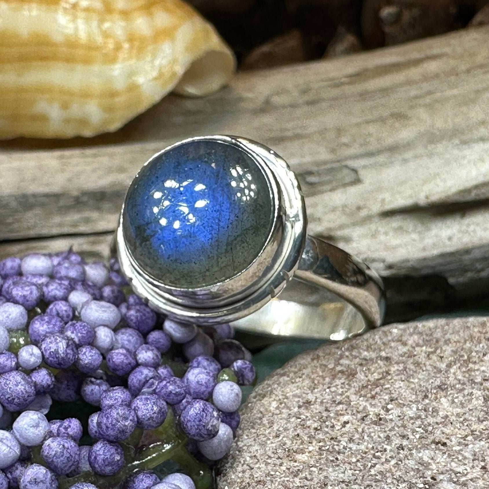 Celtic Twilight Labradorite Ring - 7 / Oval