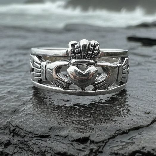 Eternally Celtic Claddagh Band Ring