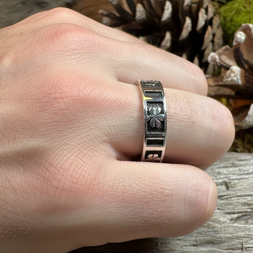 Shamrock Band Ring