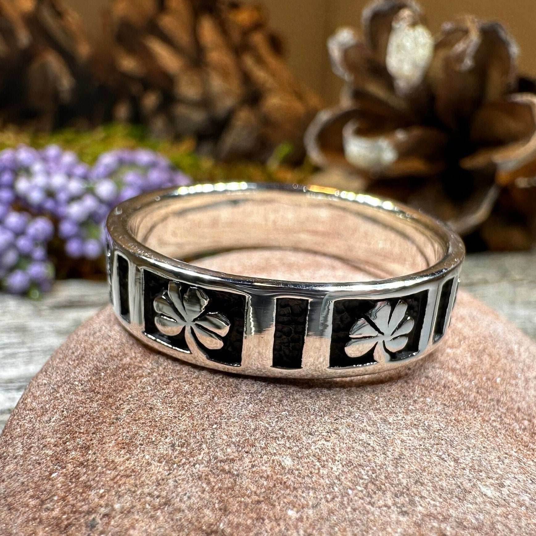 Shamrock Band Ring - 6