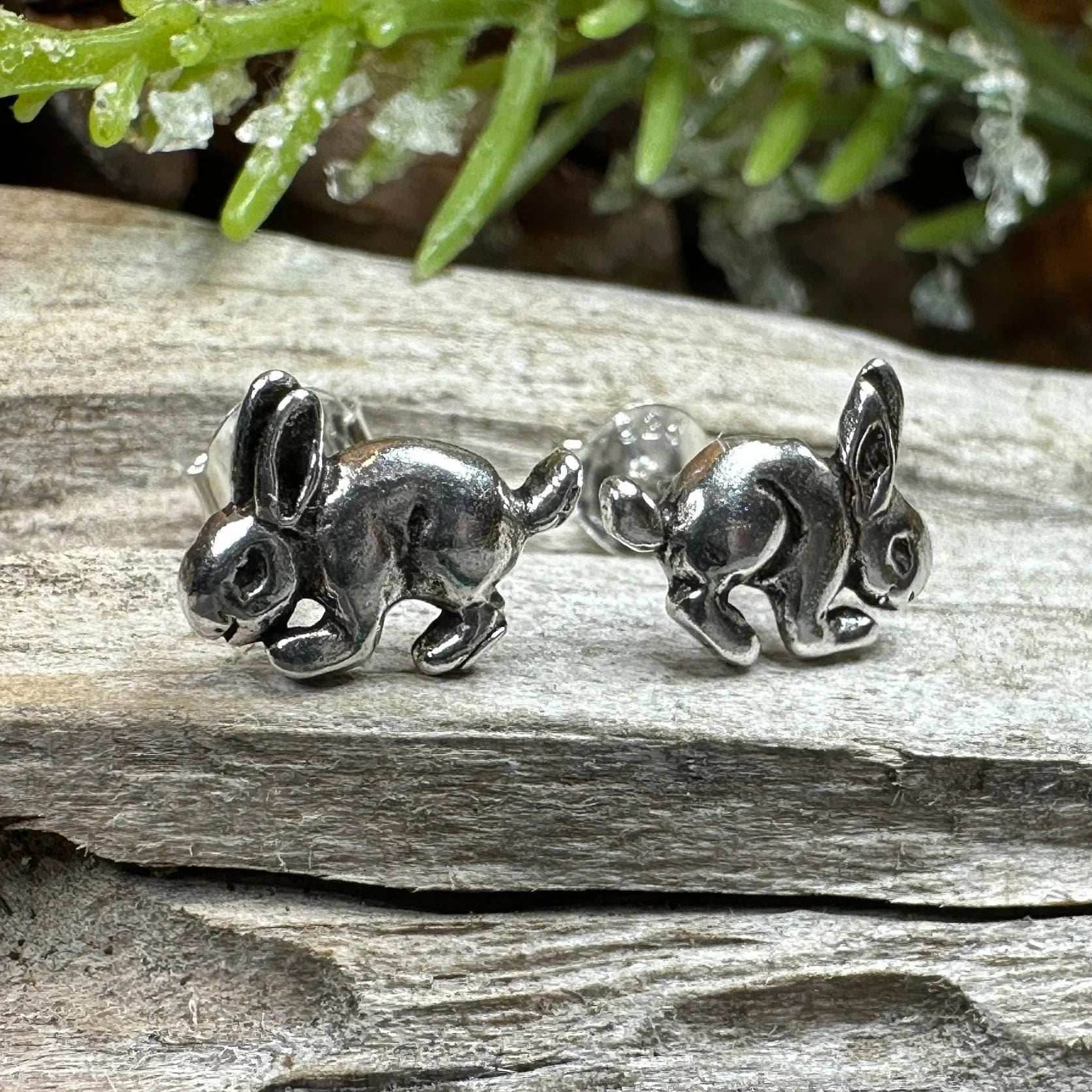 Running Bunny Earrings - 