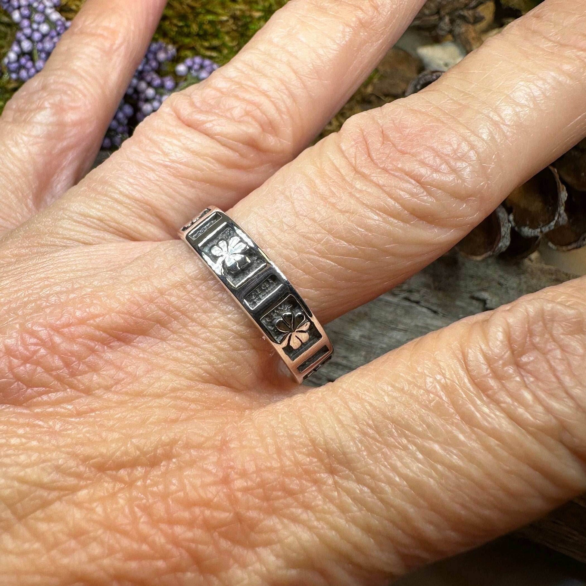 Shamrock Band Ring - 6