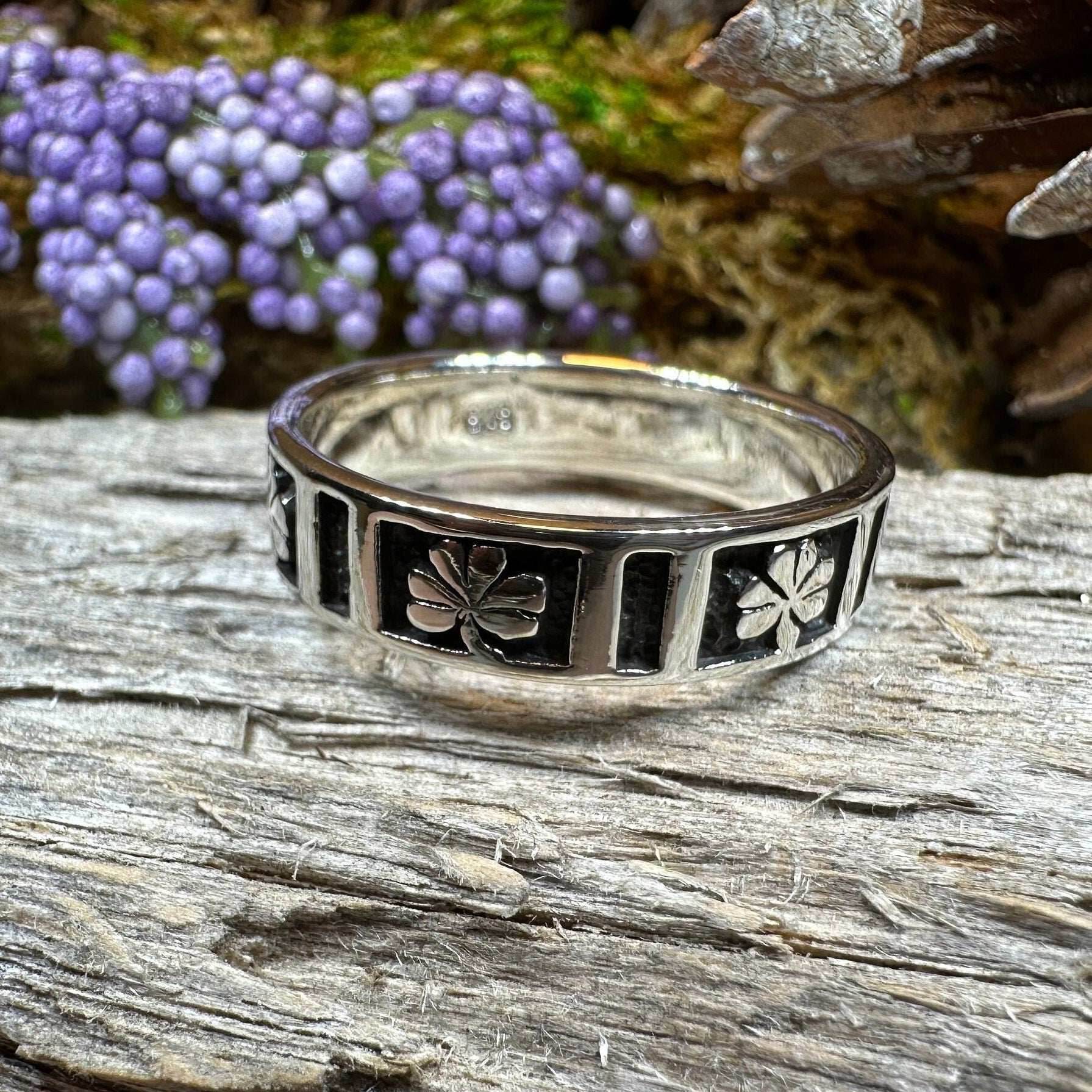 Shamrock Band Ring - 6