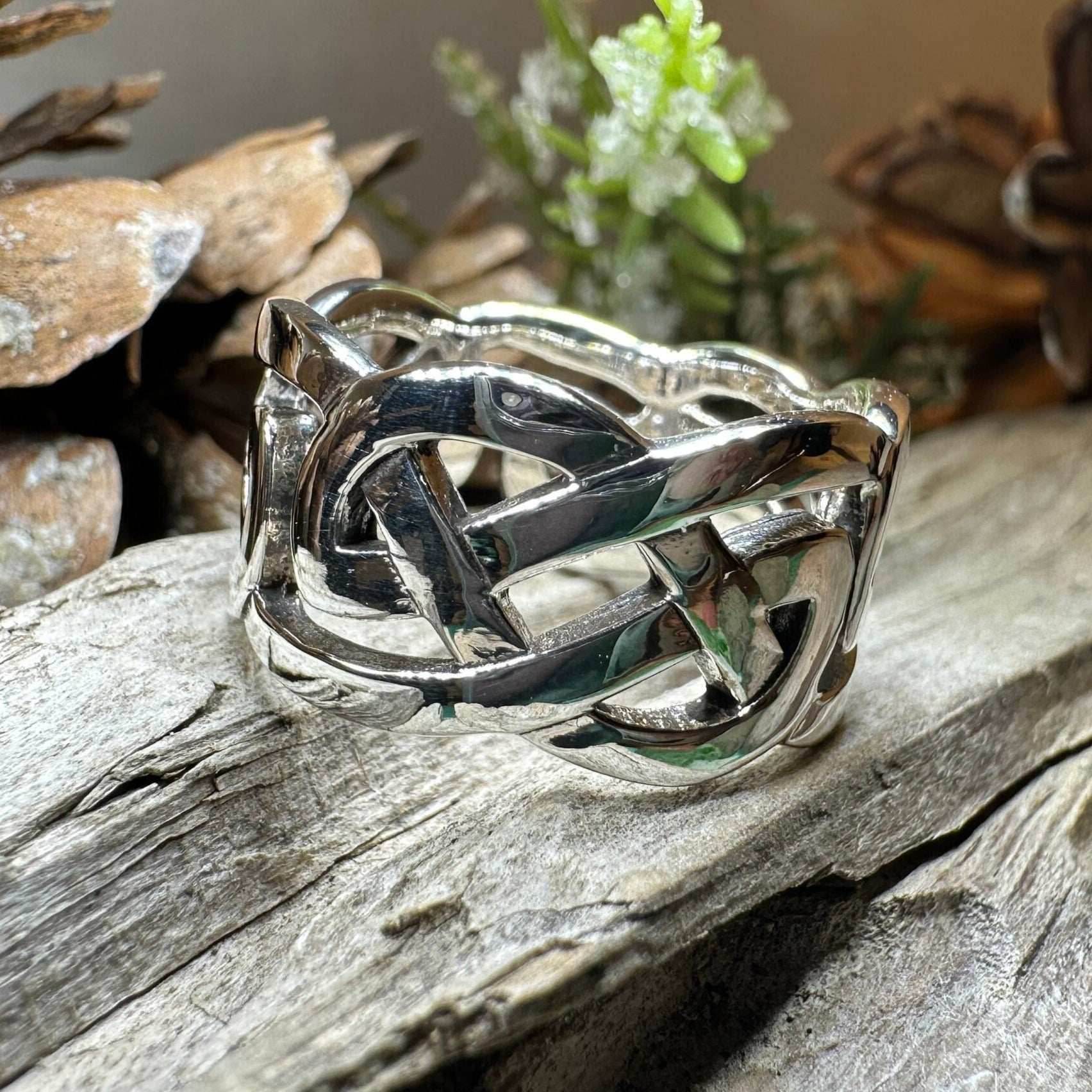 Classic Celtic Knot Ring - 7