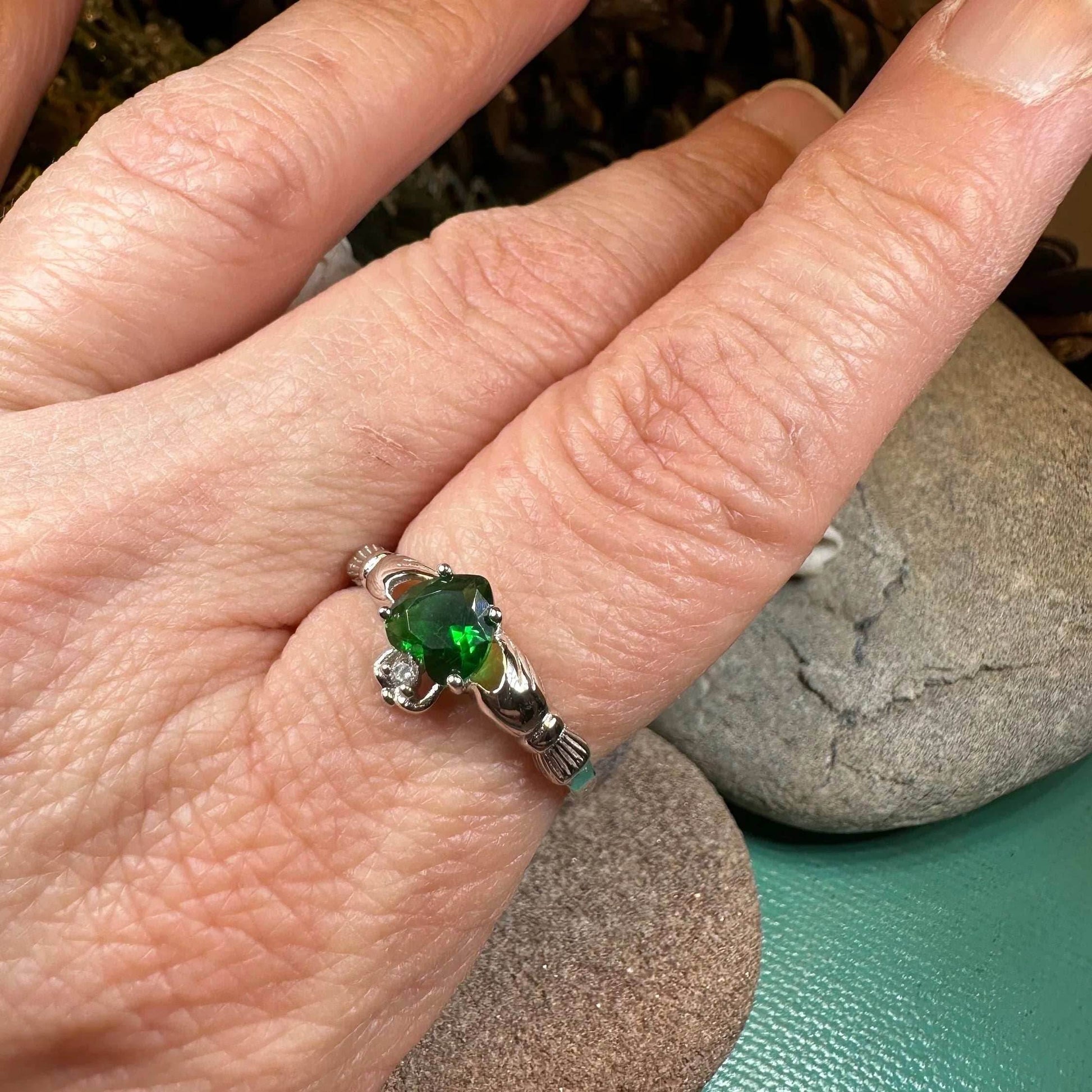 Emerald Green Claddagh Ring - 4