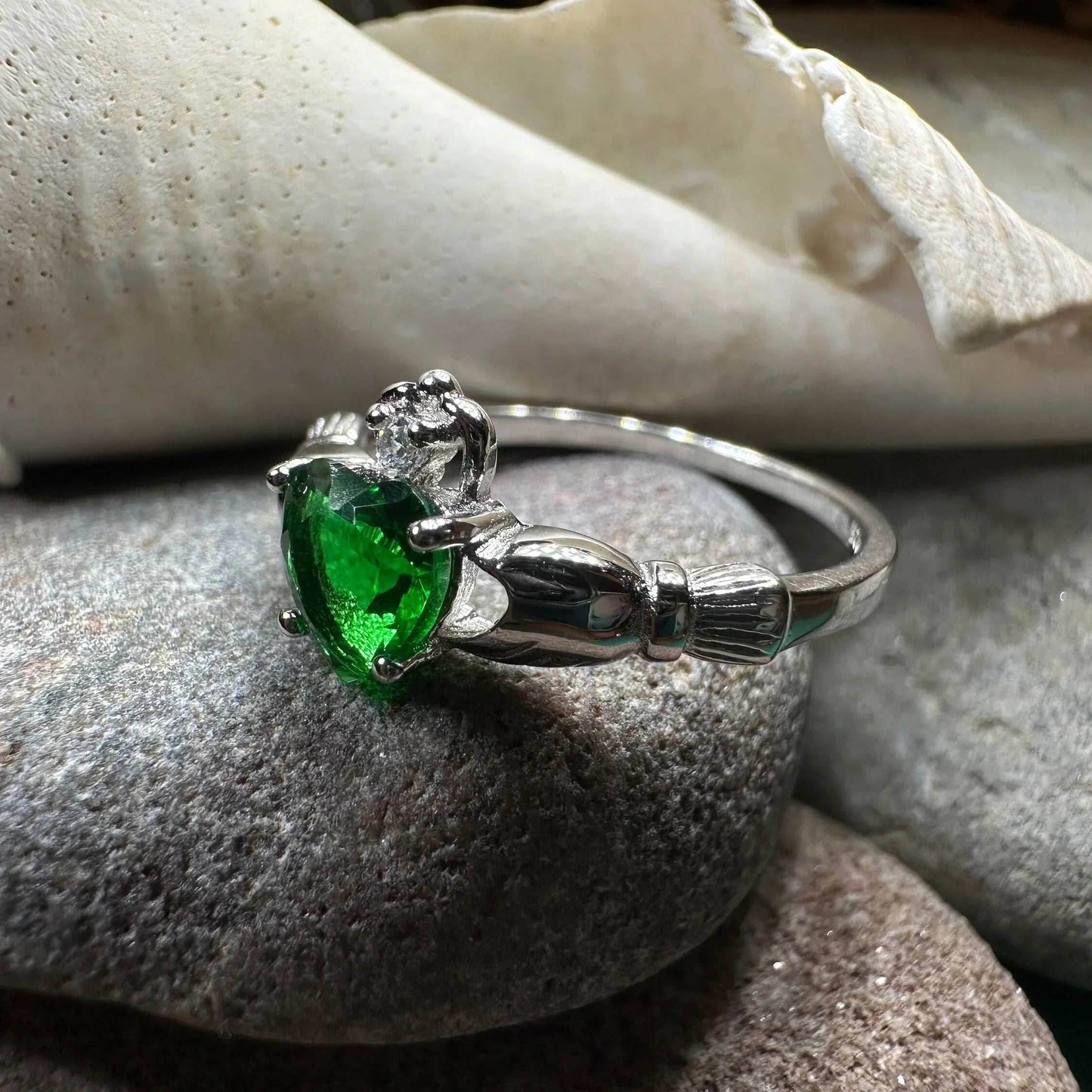 Emerald Green Claddagh Ring - 4