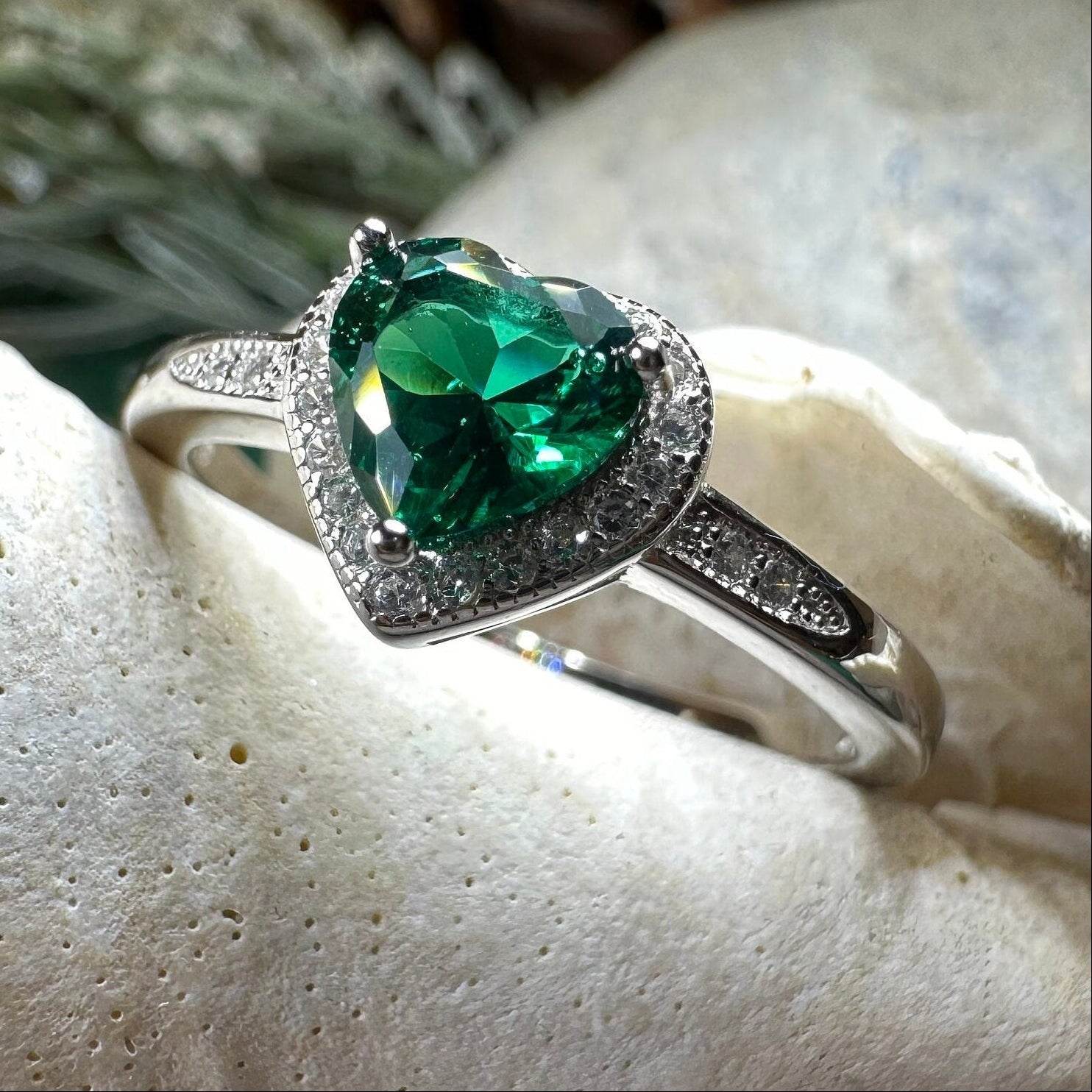 Ireland's Emerald Heart Ring - 4