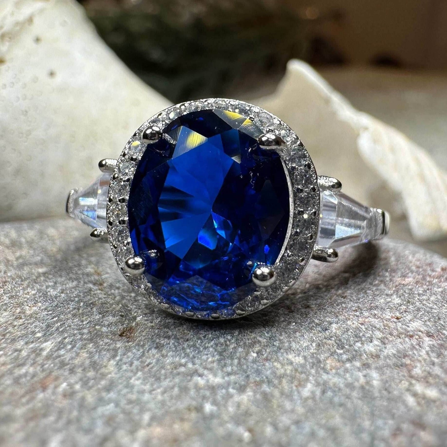 Elegant Sapphire Statement Ring - 4