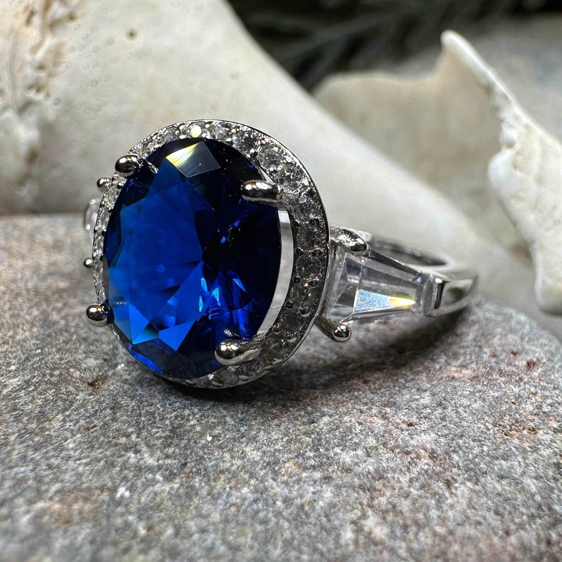 Elegant Sapphire Statement Ring - 4