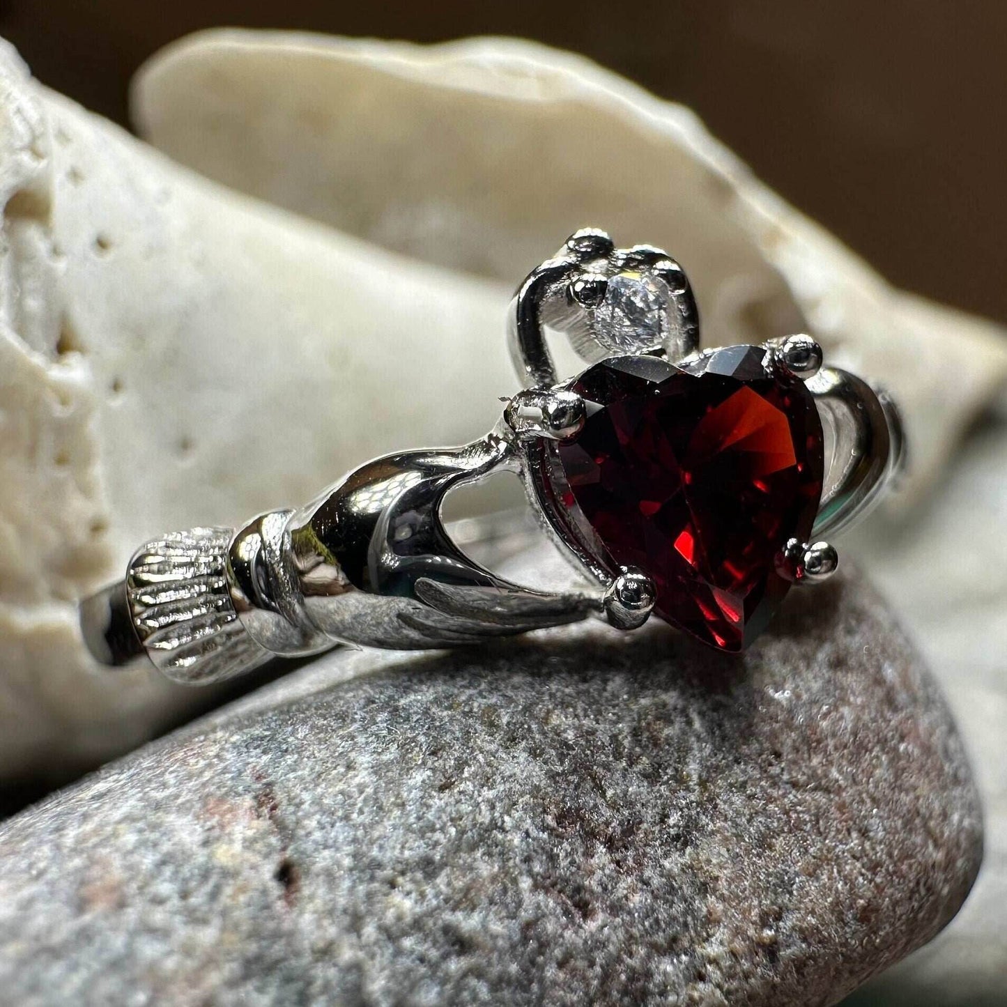 Garnet Claddagh Ring - 4