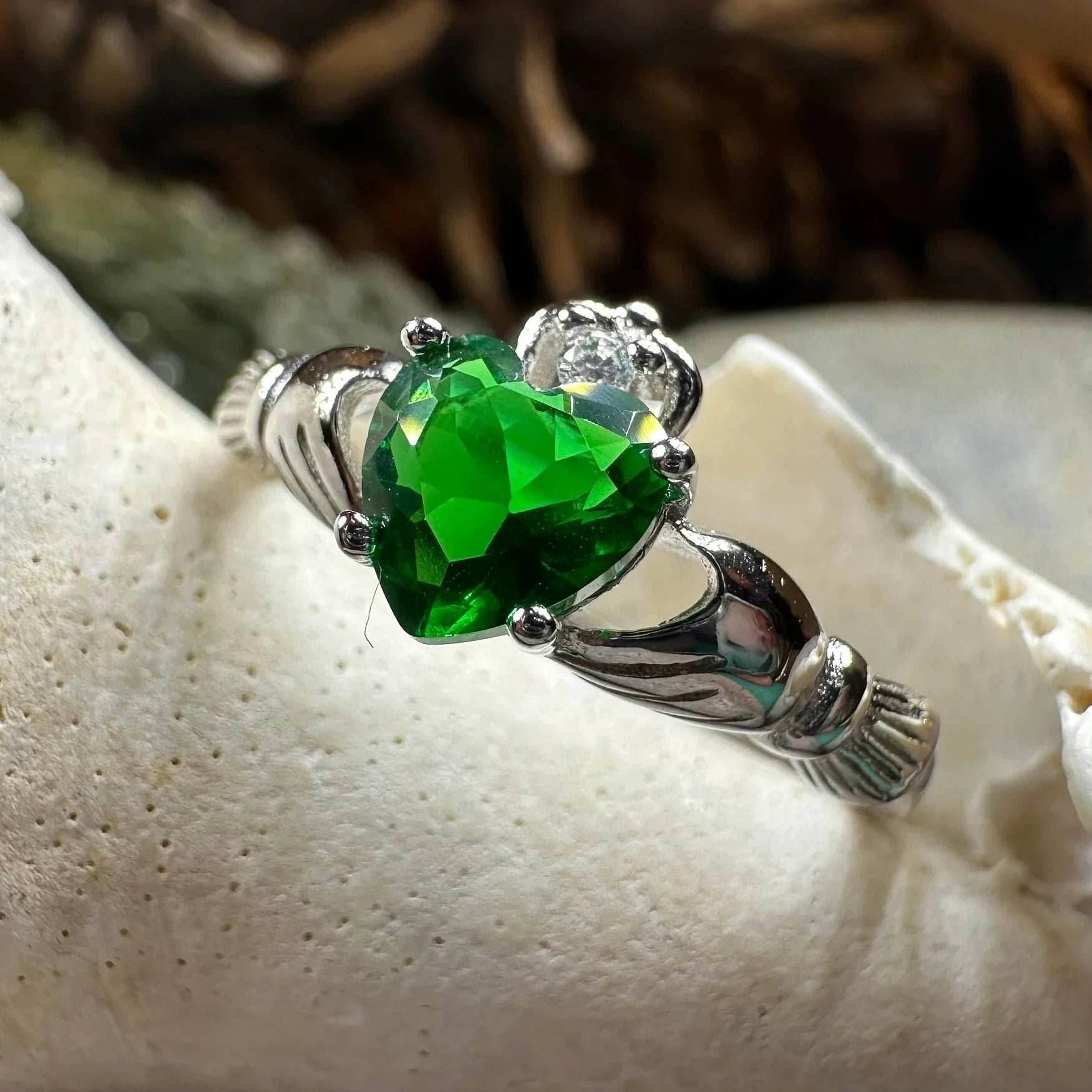 Emerald Green Claddagh Ring - 4