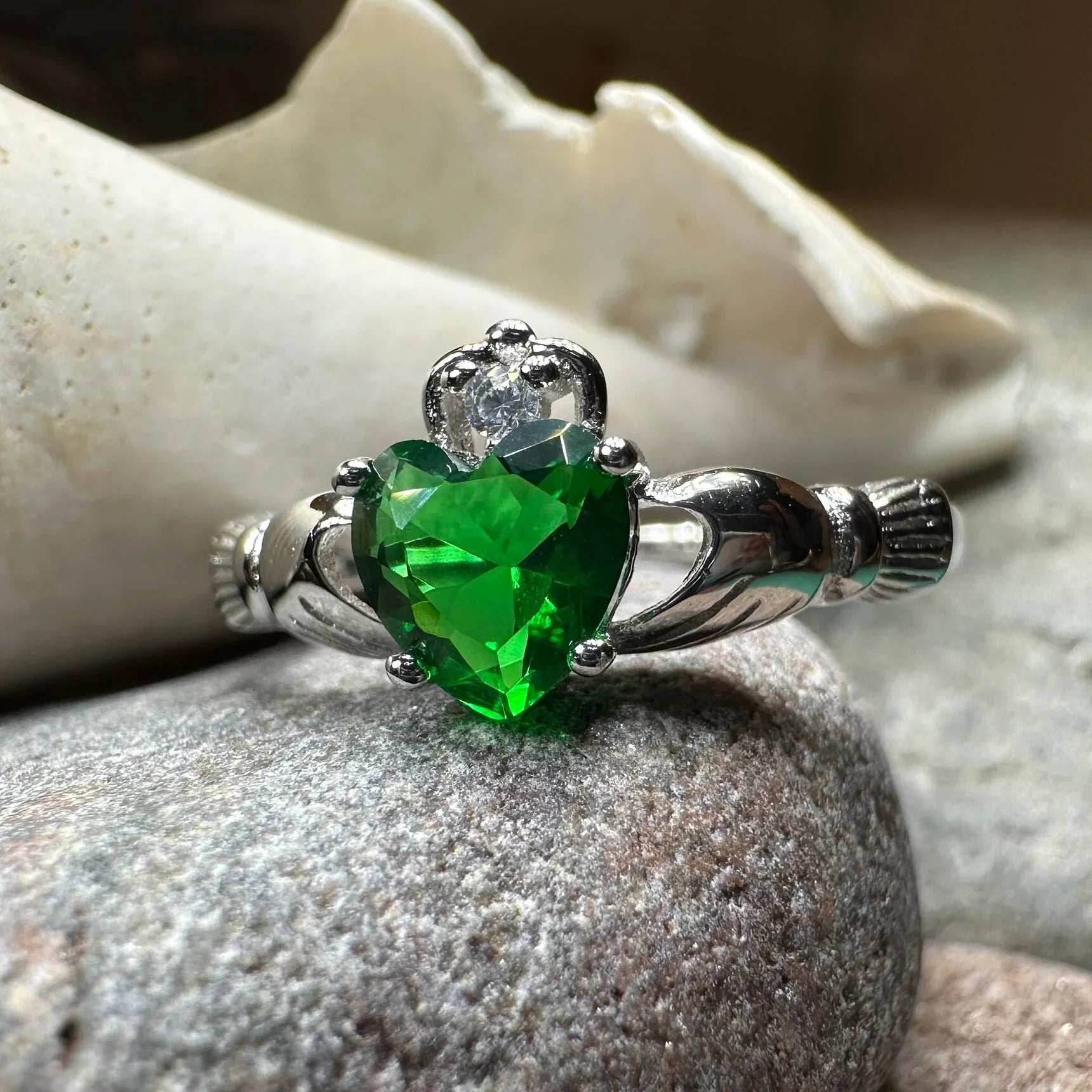 Emerald Green Claddagh Ring - 4