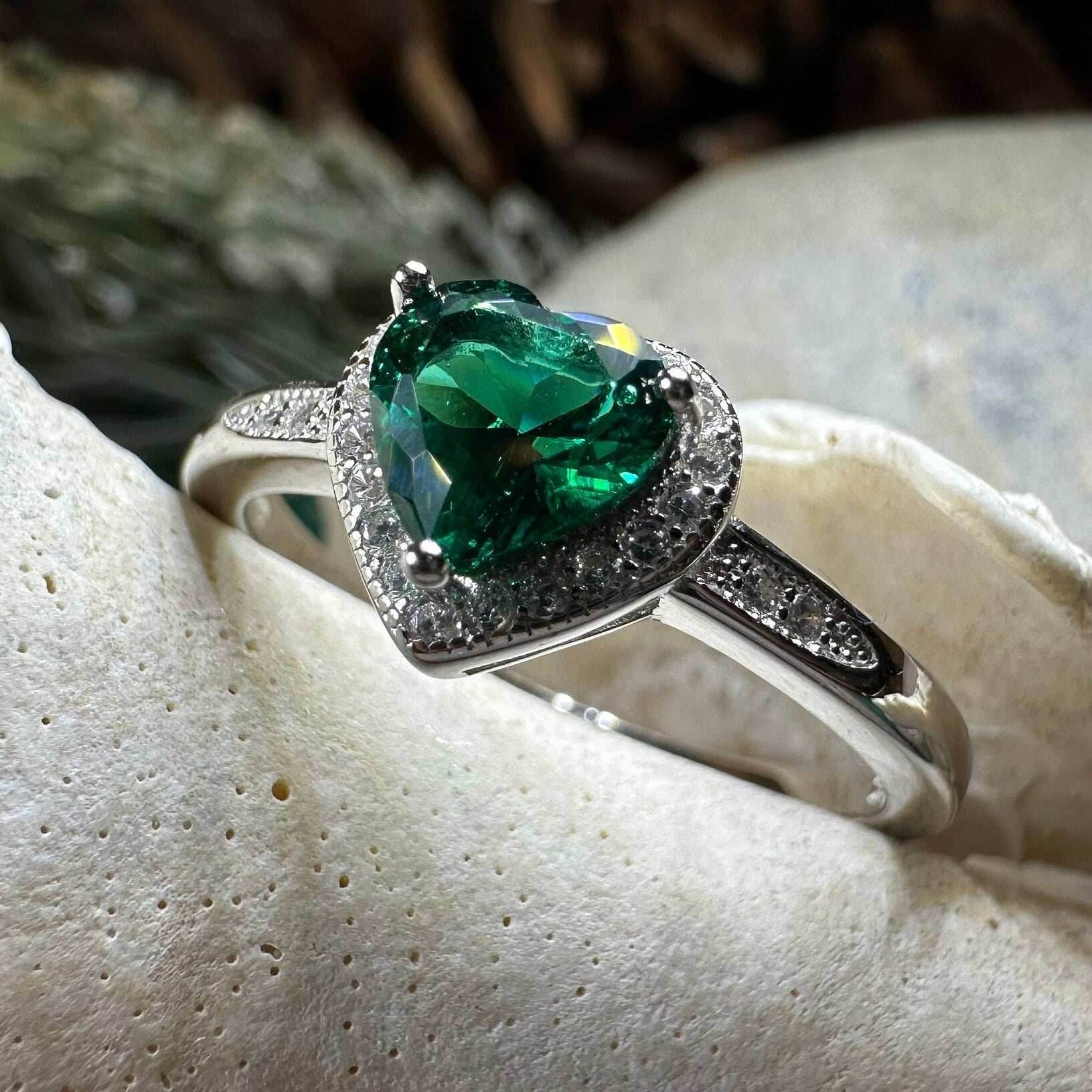 Ireland's Emerald Heart Ring - 4