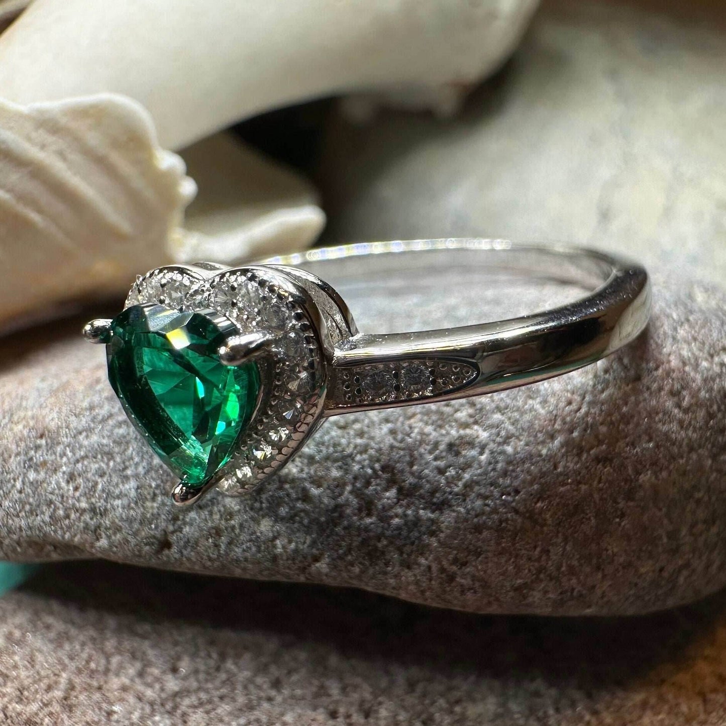 Ireland's Emerald Heart Ring - 4