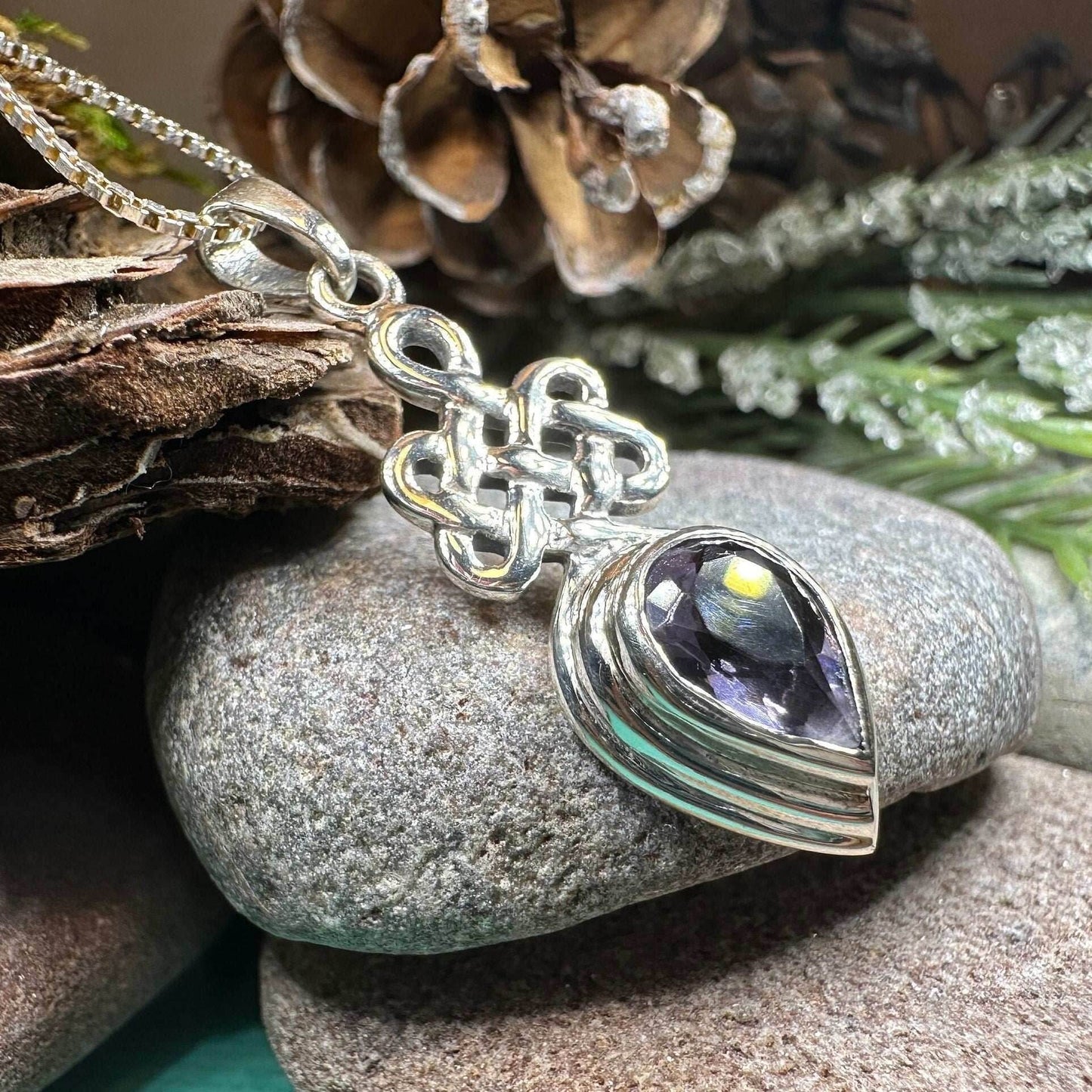 Vadaria Celtic Knot Necklace - 18 / Amethyst