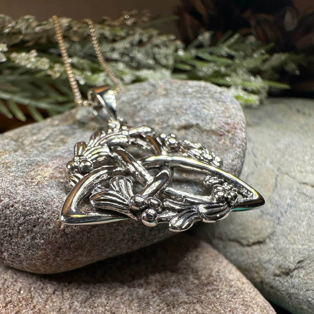 Mystic Mistletoe Triquetra Necklace - 18