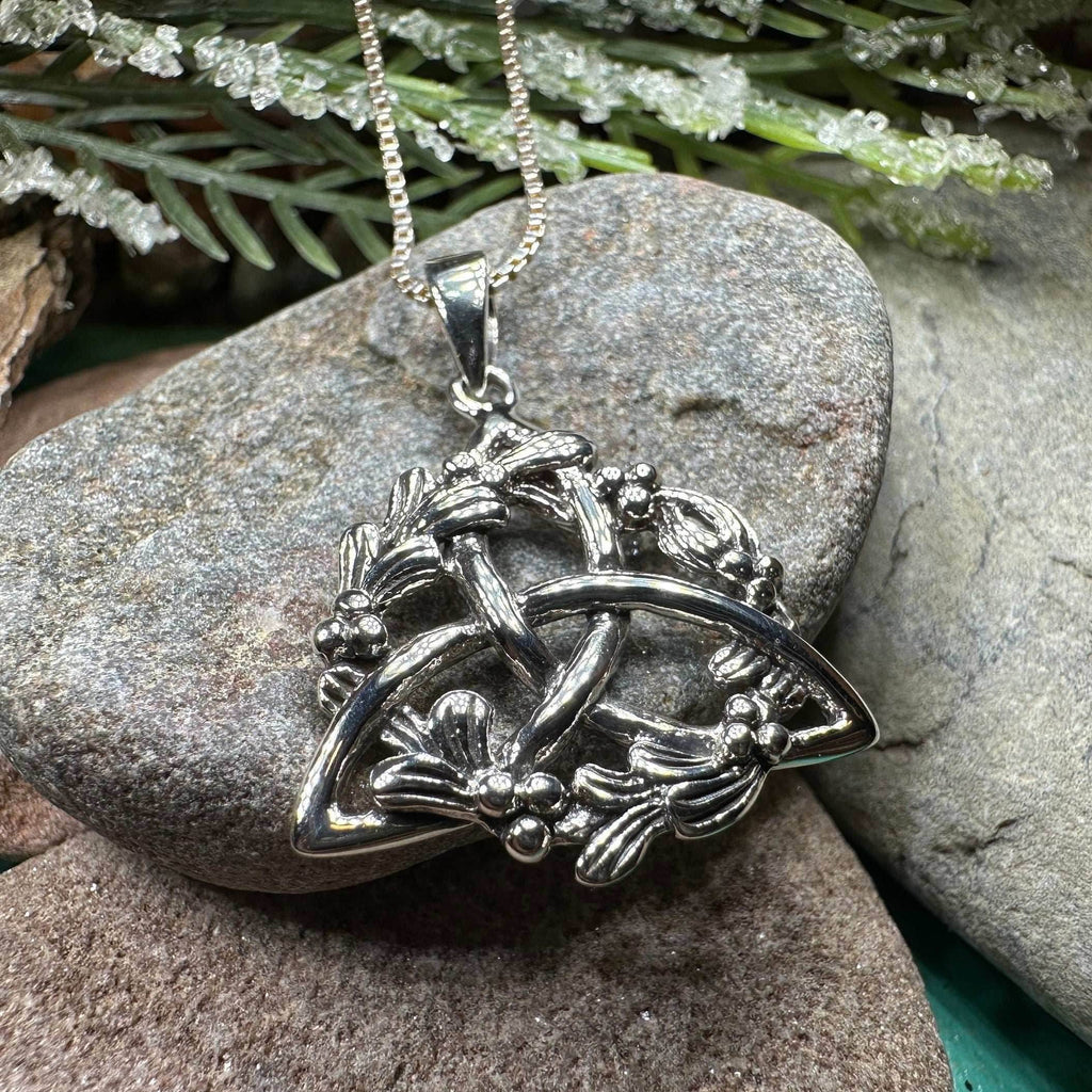 Mystic Mistletoe Triquetra Necklace - 18