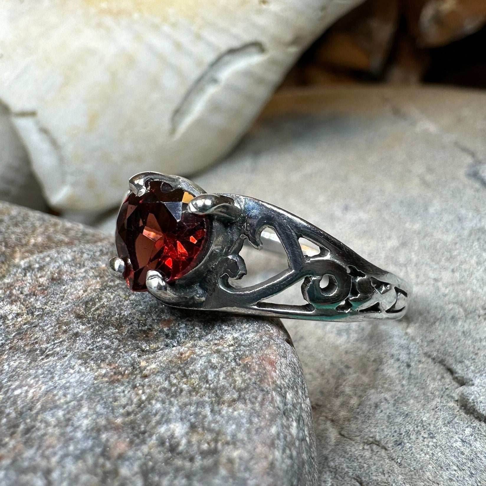 Elvarina Celtic Knot Ring - 6 / Blue Topaz