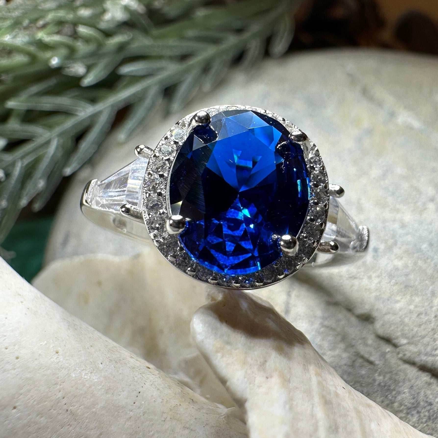 Elegant Sapphire Statement Ring - 4