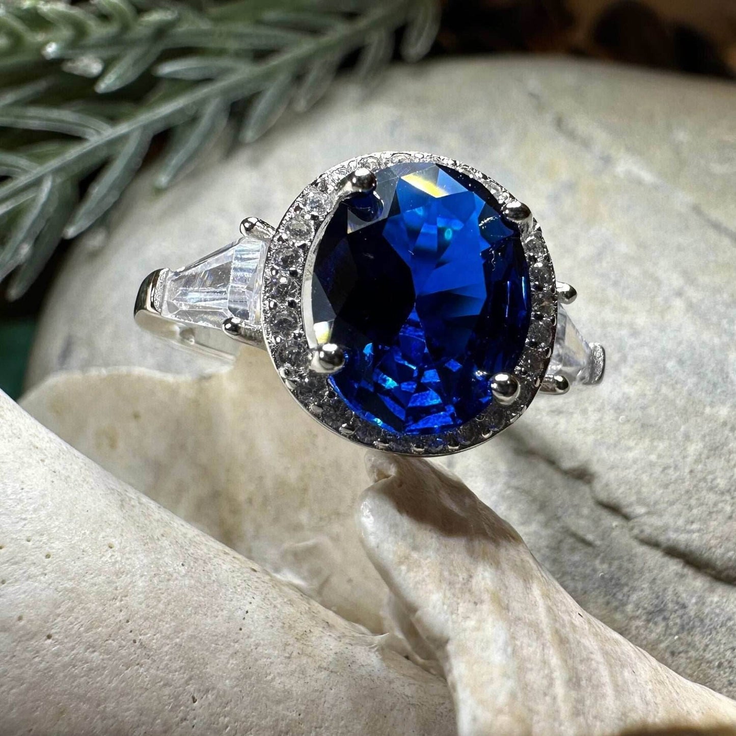 Elegant Sapphire Statement Ring - 4