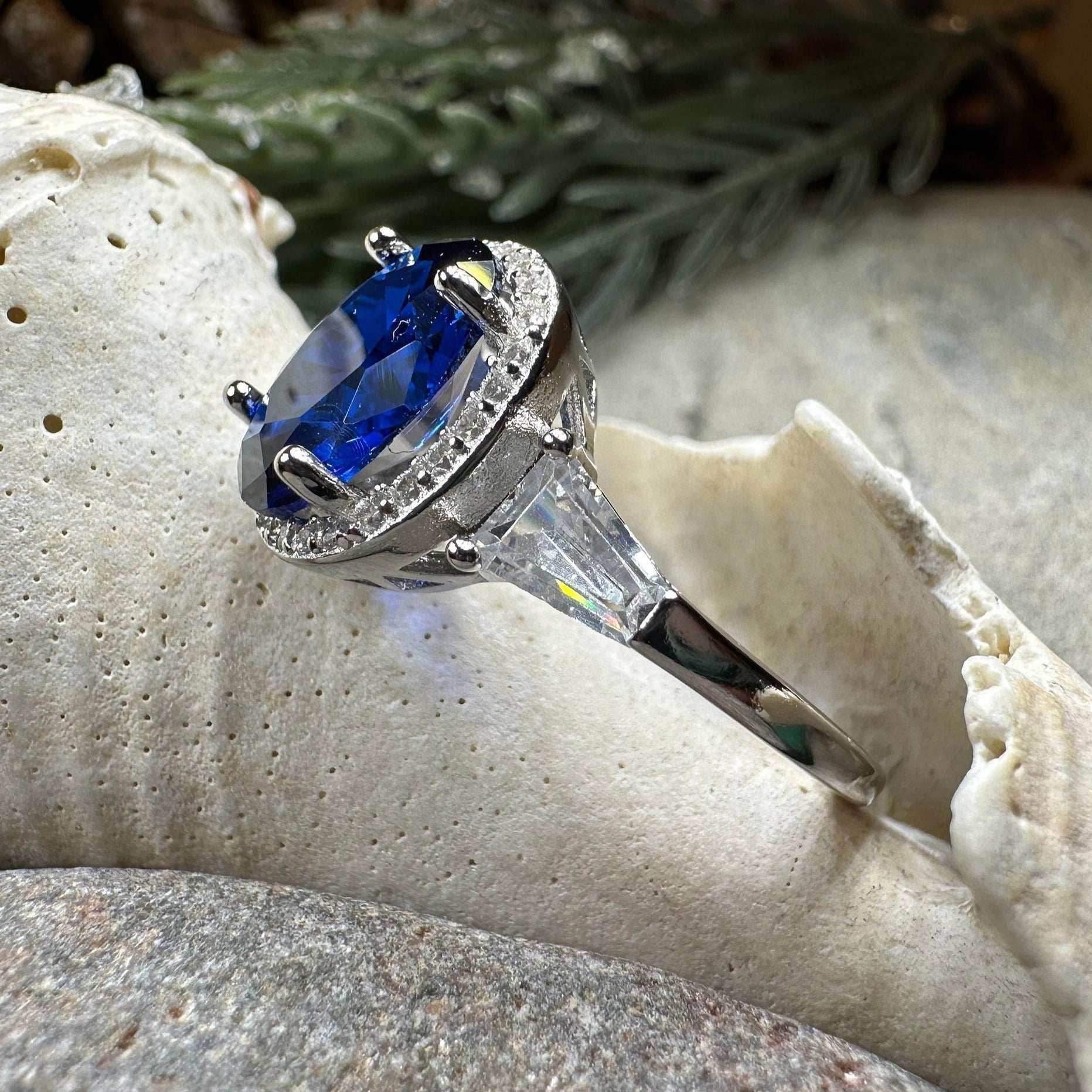 Elegant Sapphire Statement Ring - 4