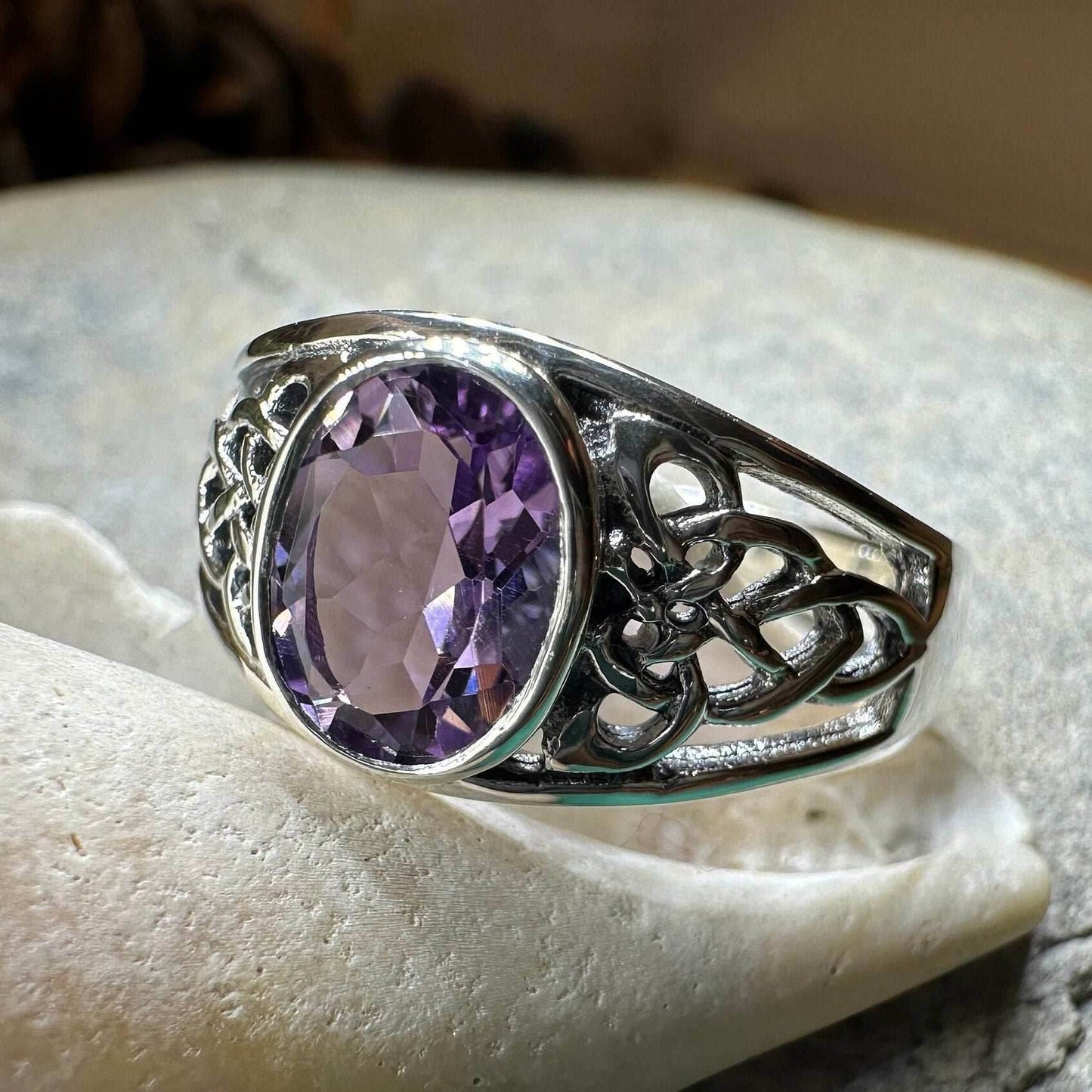 Coralina Celtic Knot Ring - 5 / Amethyst